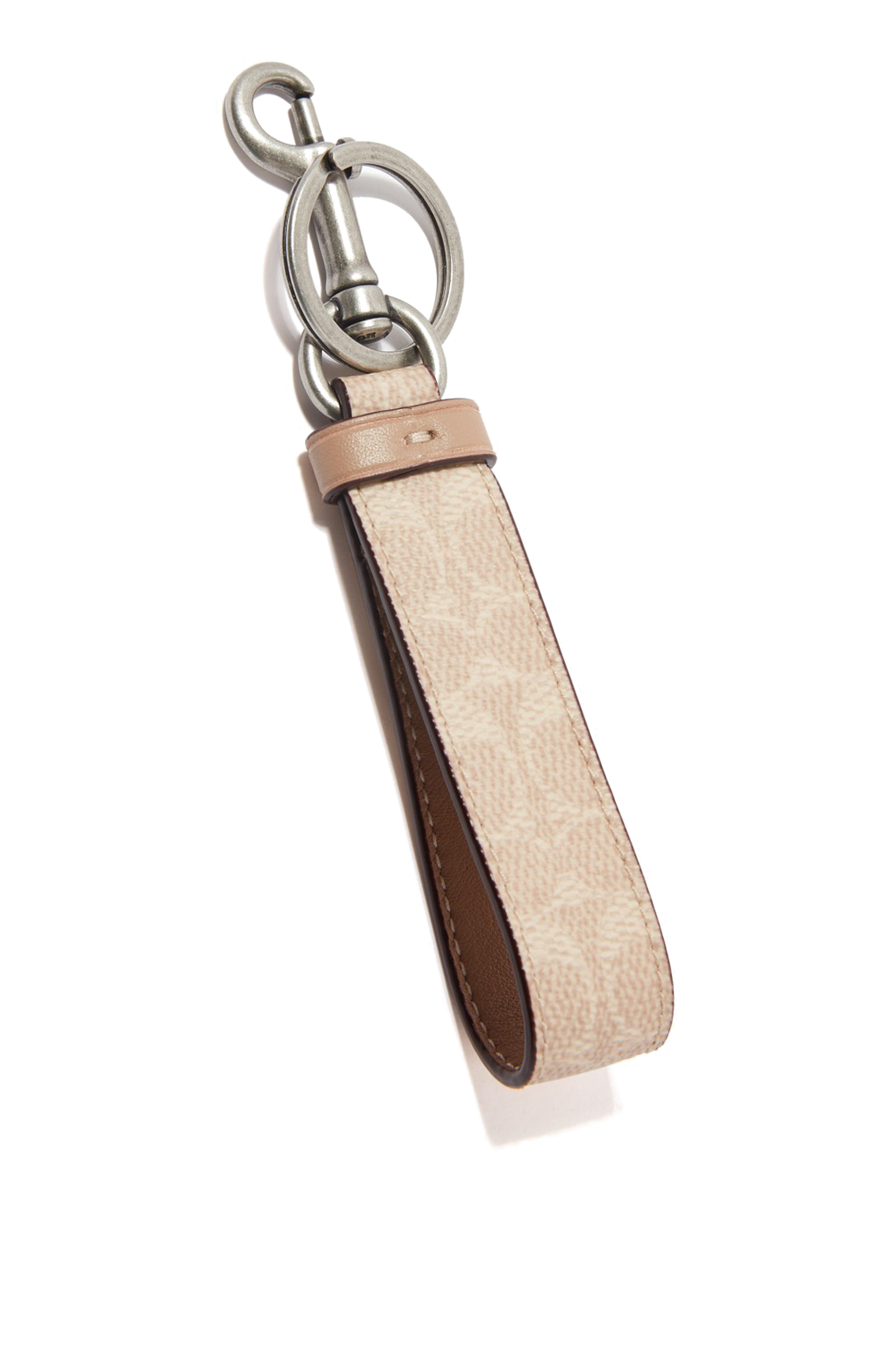 دلاية بحلية قنب بشعار الماركة