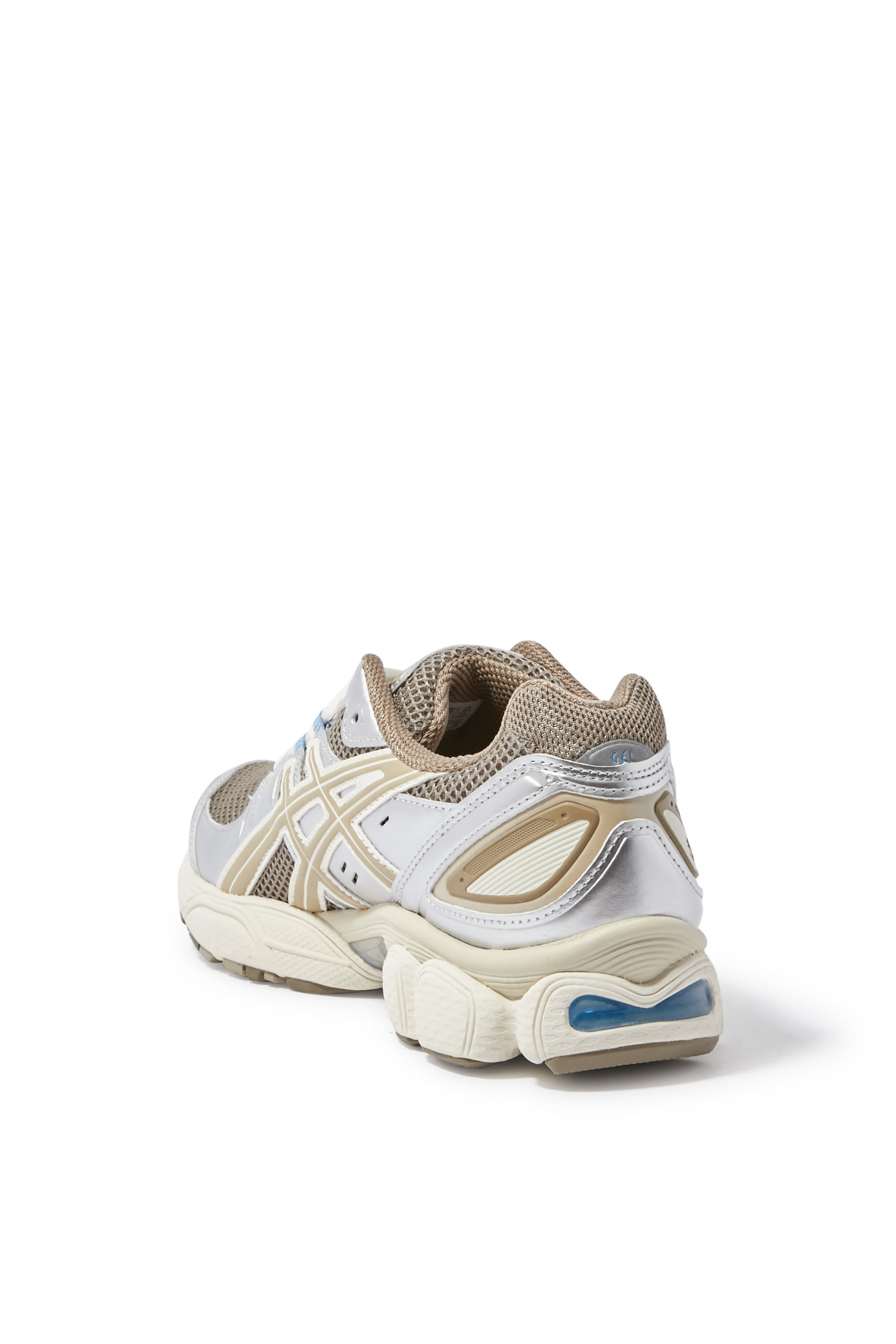 سنيكرز جل نيمبوس 9