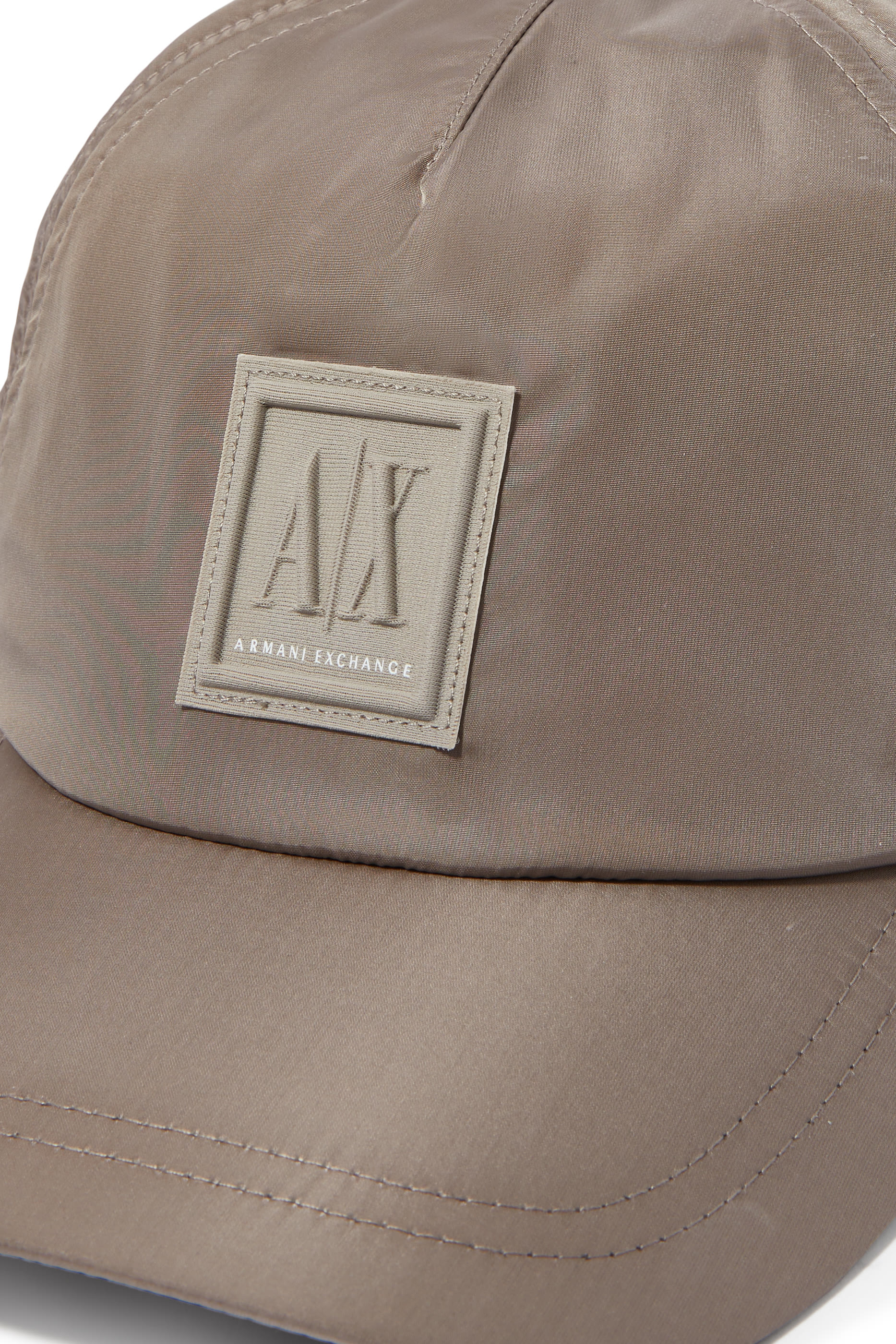 كاب بايسبول بشعار الماركة