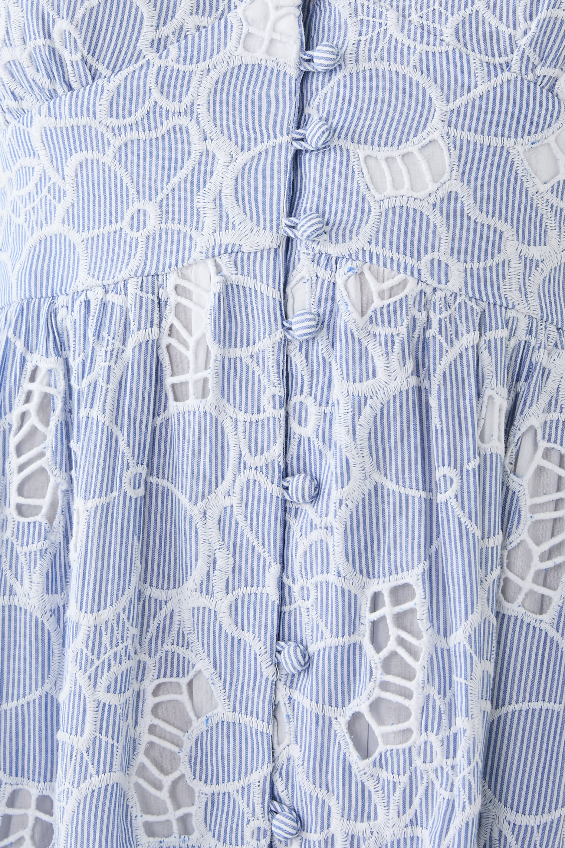 فستان ستارلايت متوسط الطول مخطط ومطرز بزهور