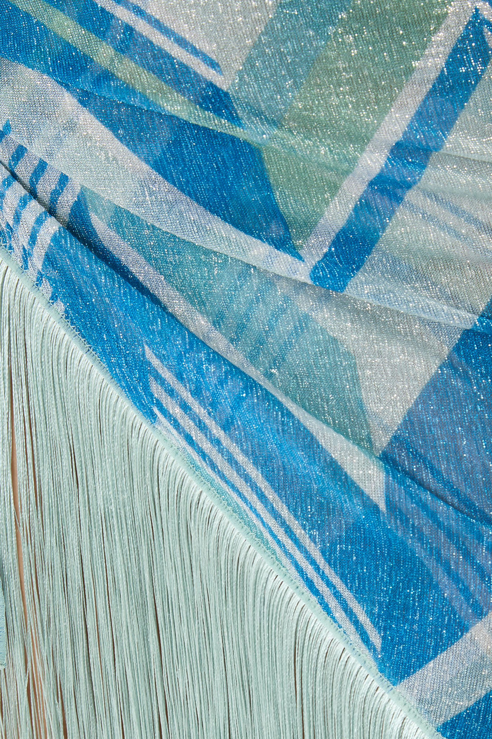 باريو بشرابات ونقشة خطوط متعرجة لوركس