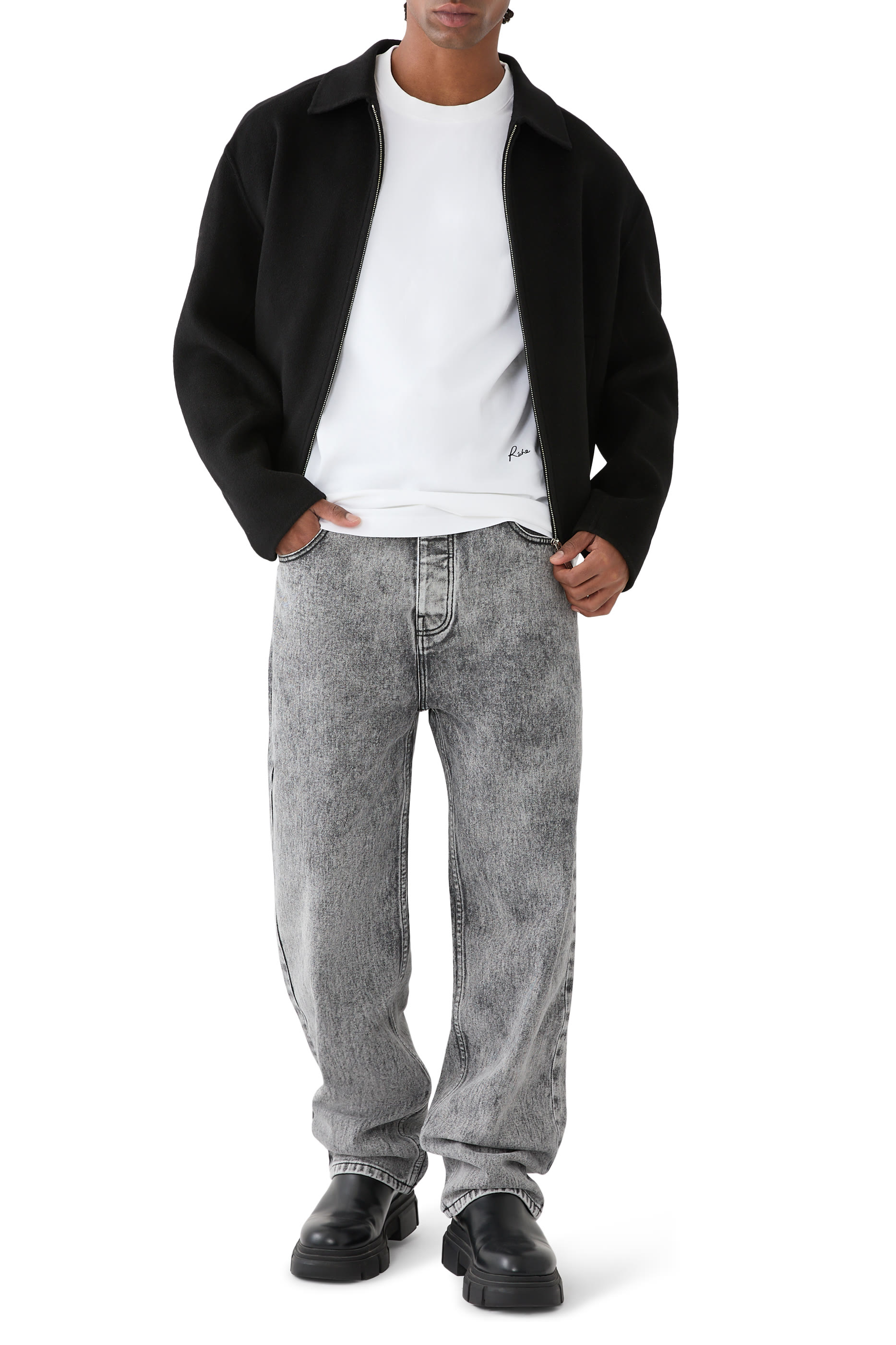 تيشيرت بقصة فضفاضة