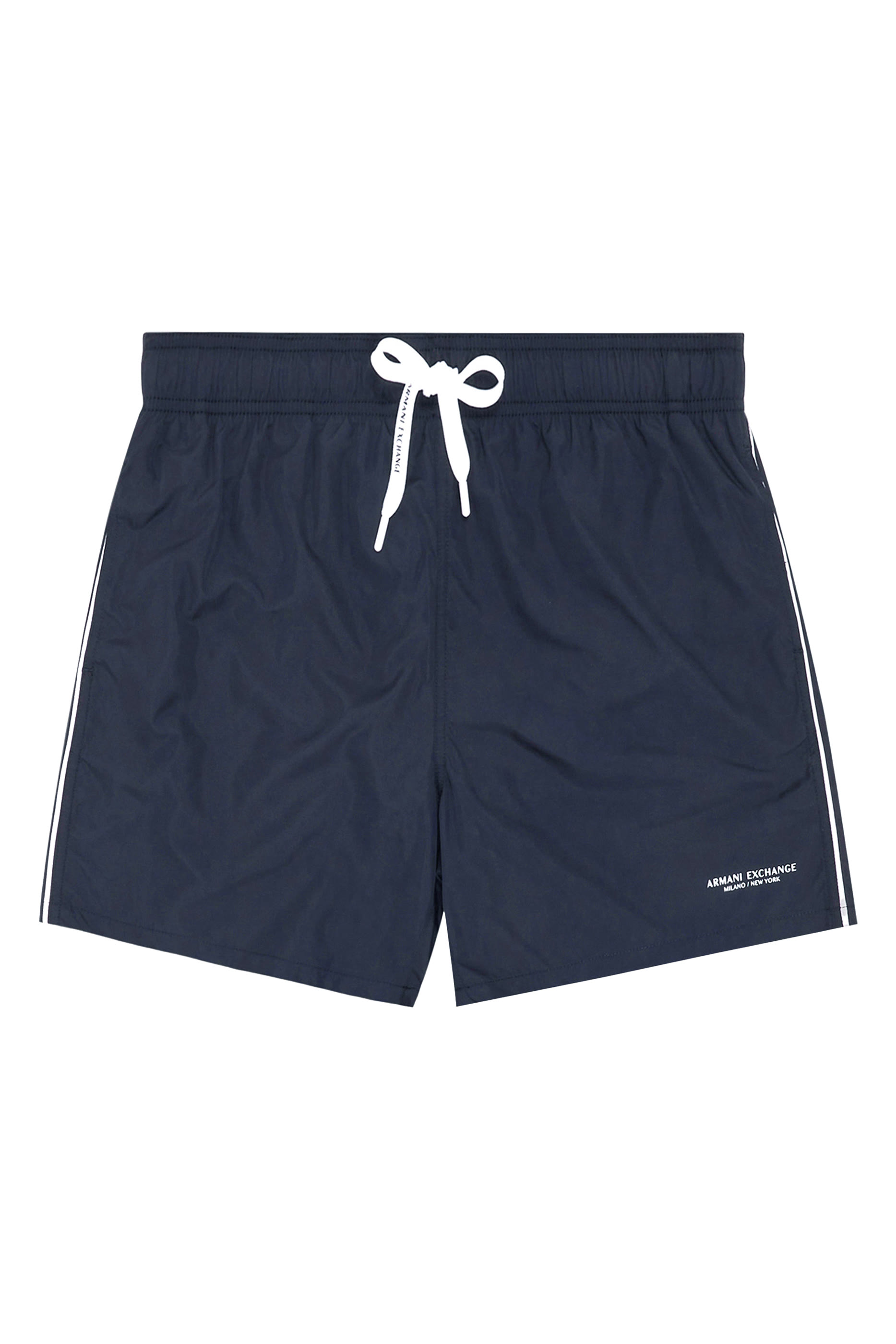 شورت سباحة بشعار الماركة