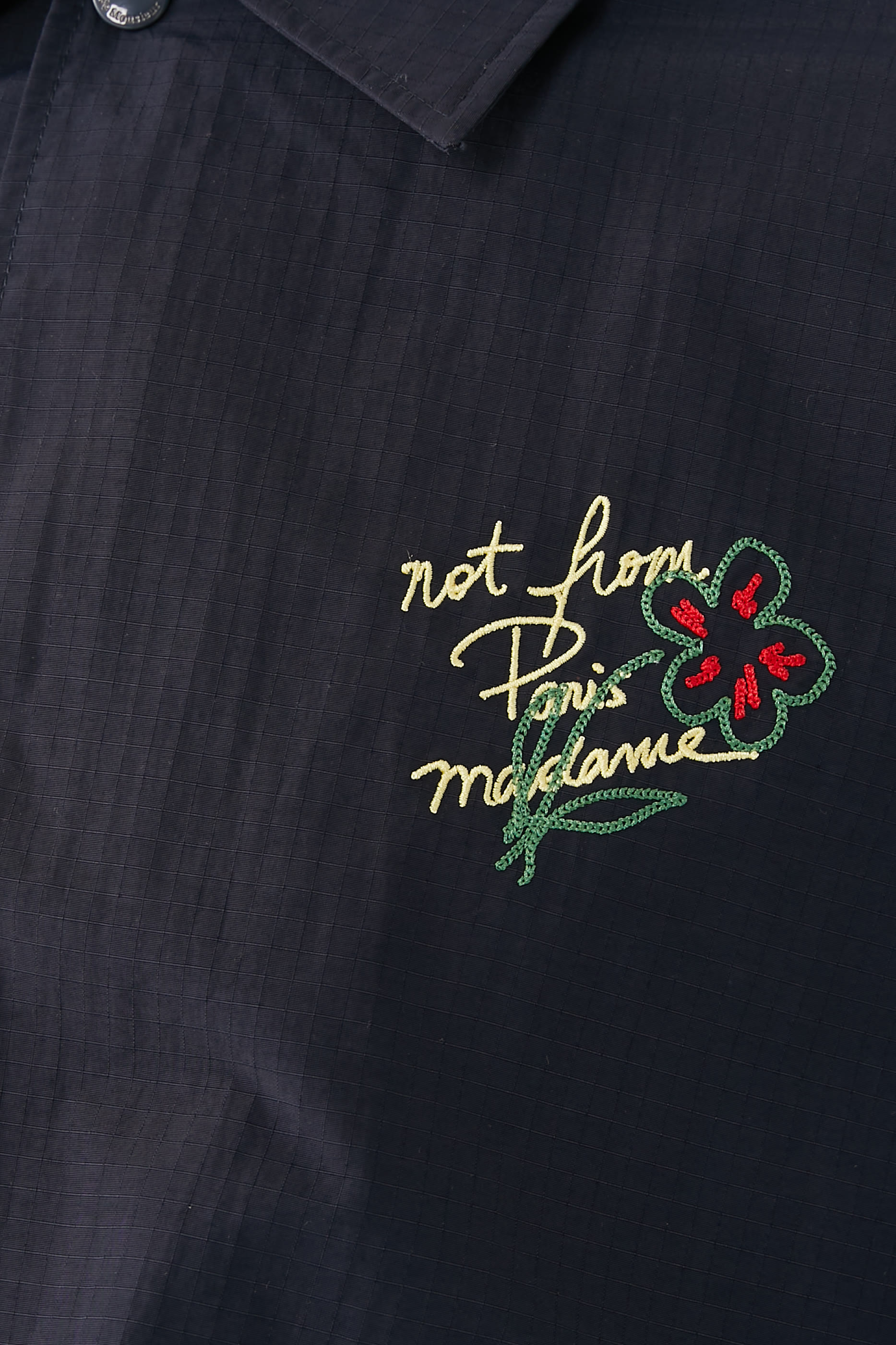 جاكيت بعبارة نصية