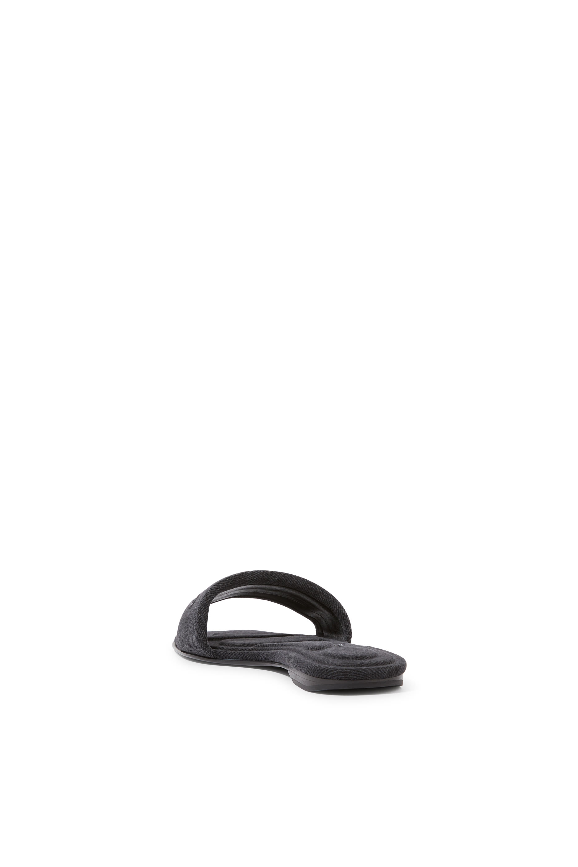 حذاء مفتوح فاي بشعار الماركة