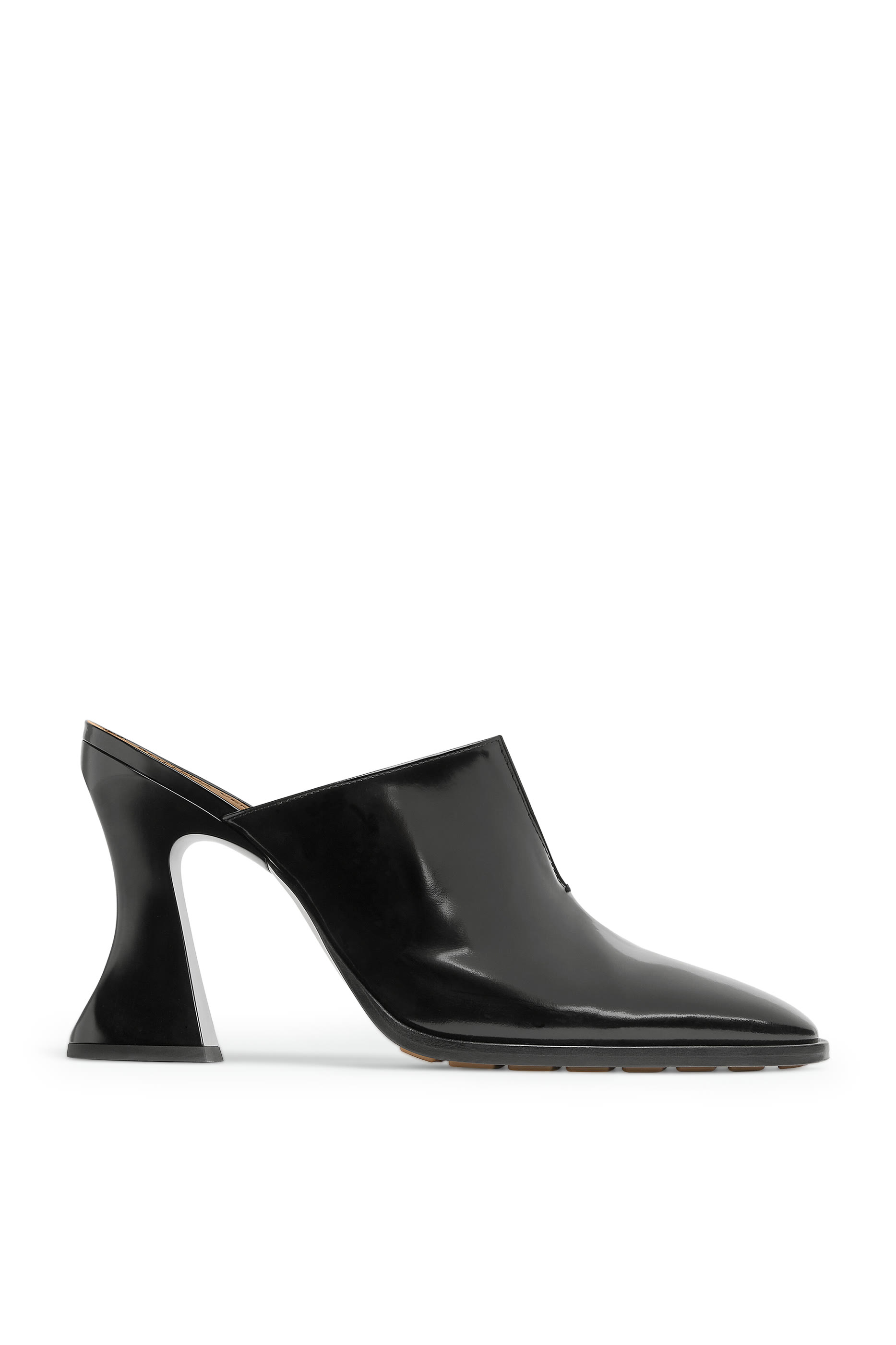 حذاء تشا تشا 100 مفتوح من الخلف