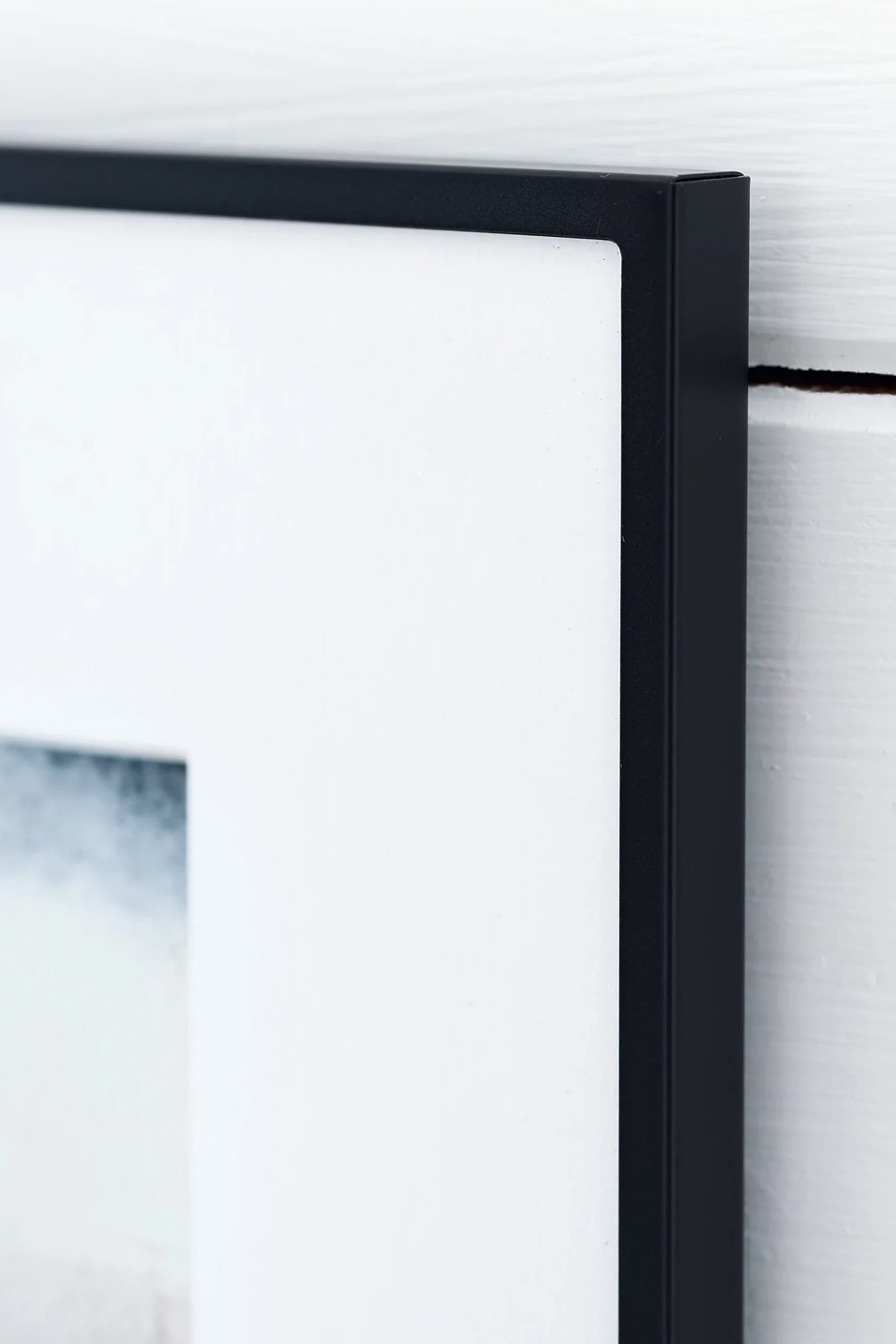 لوحة للحائط بإطار رفيع