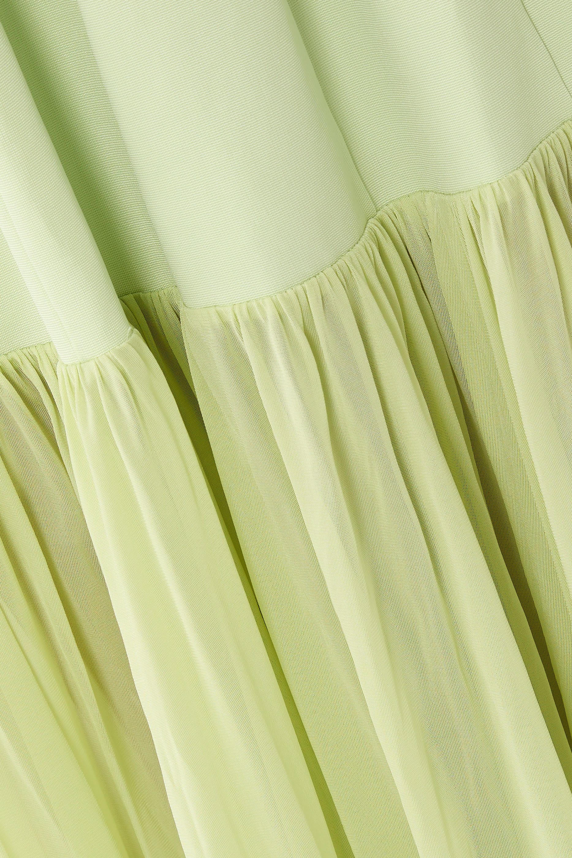 فستان ساندرين متوسط الطول بلا حمالات بتفاصيل درابيه جيرسيه