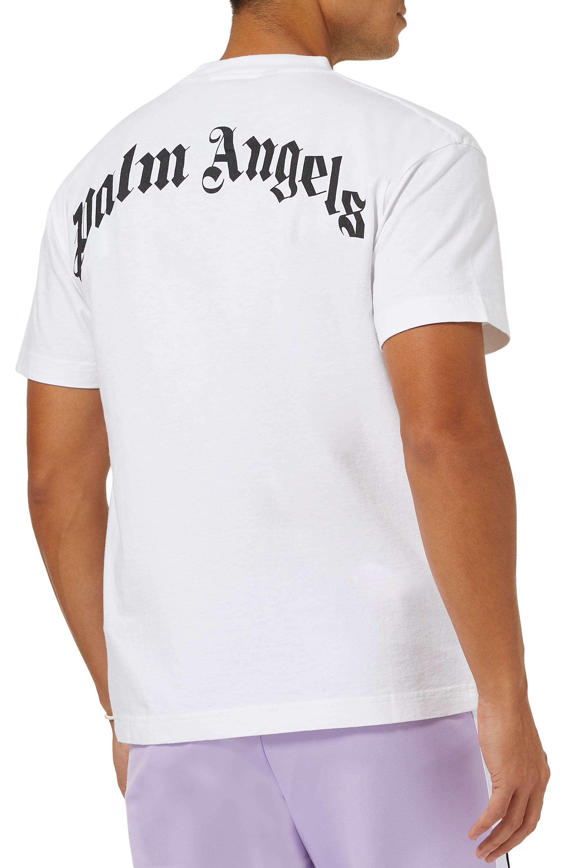 تي شيرت بشعار الماركة ودب