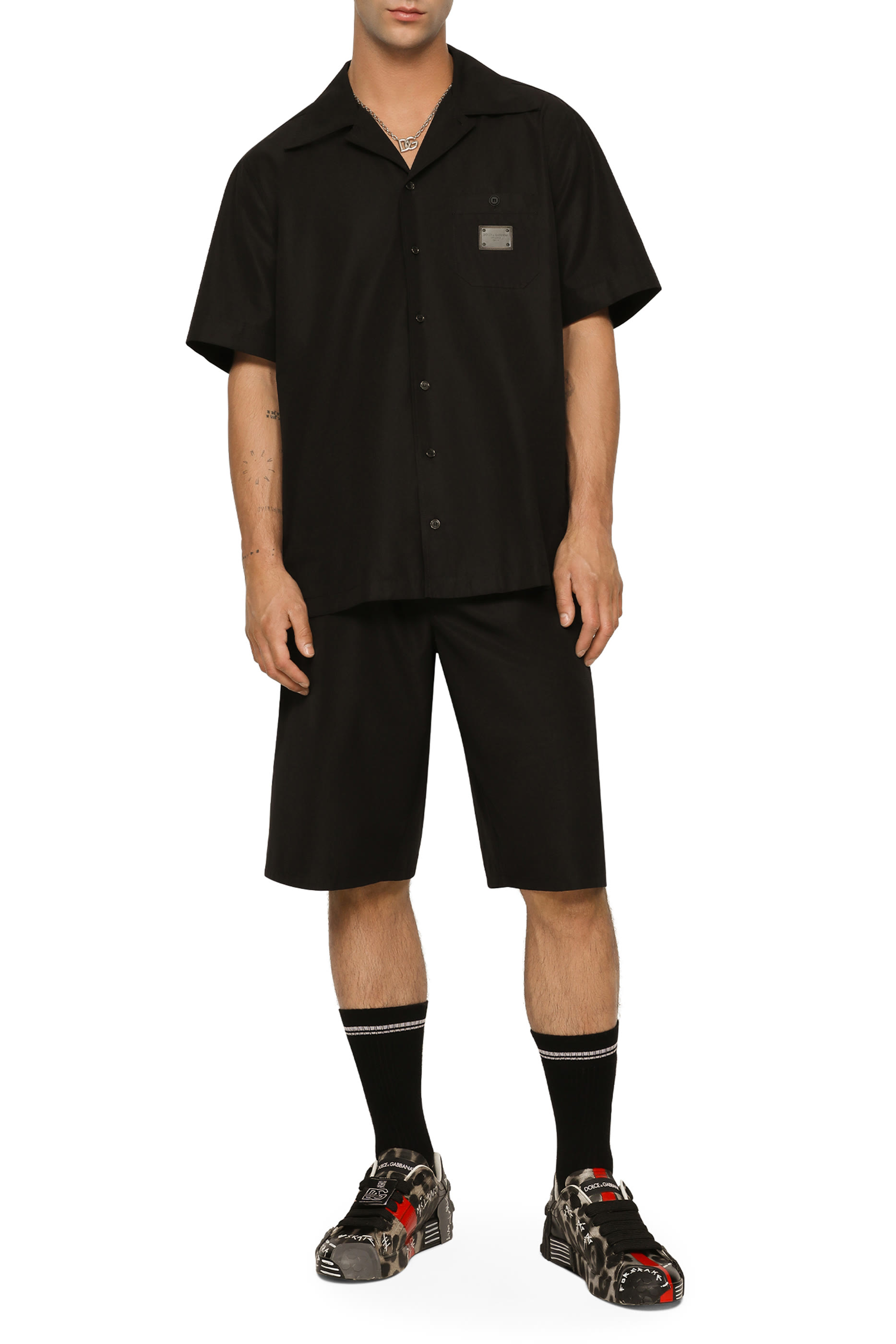 شورت رياضي بشارة شعار الماركة