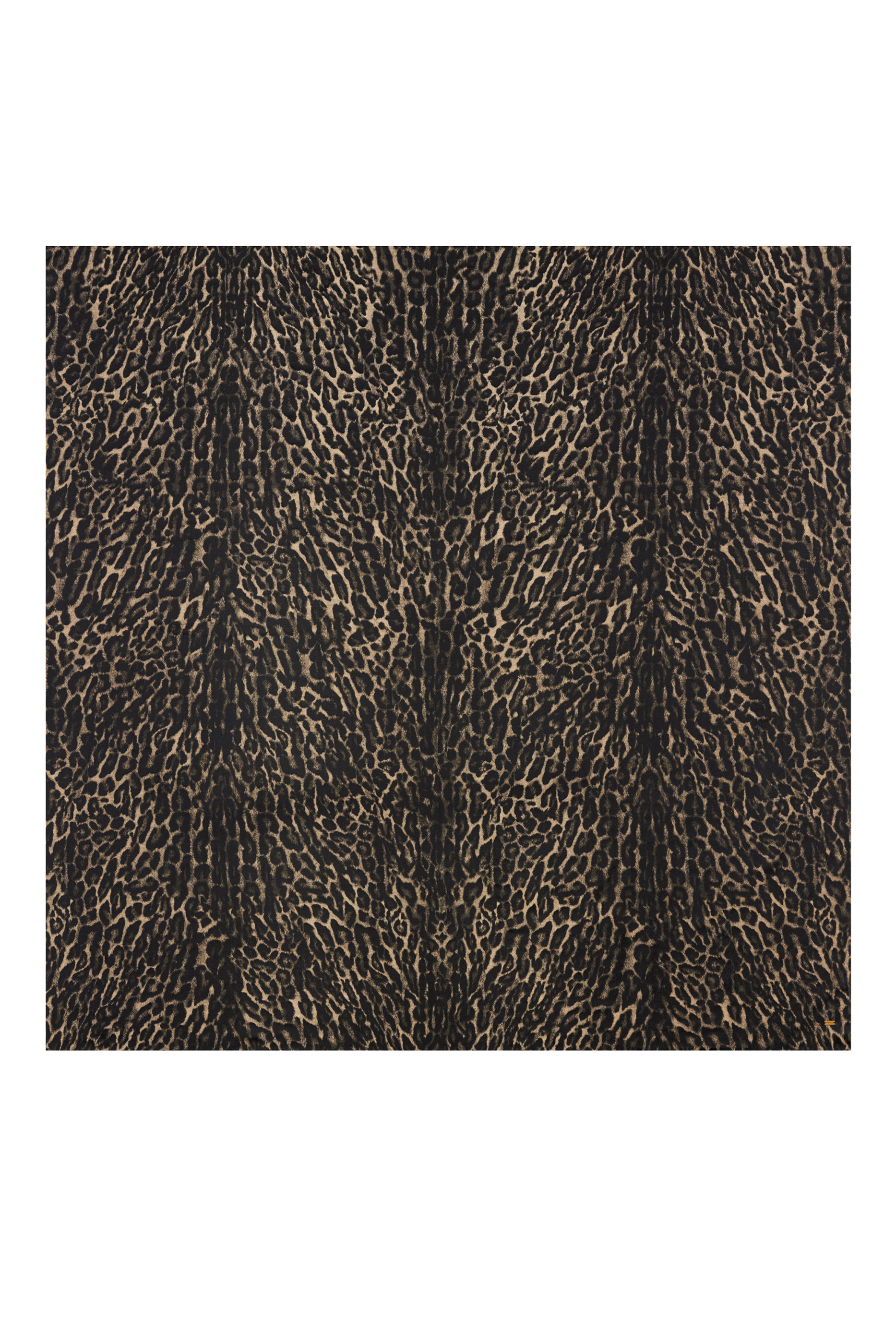 وشاح مربع بنقشة جلد الفهد