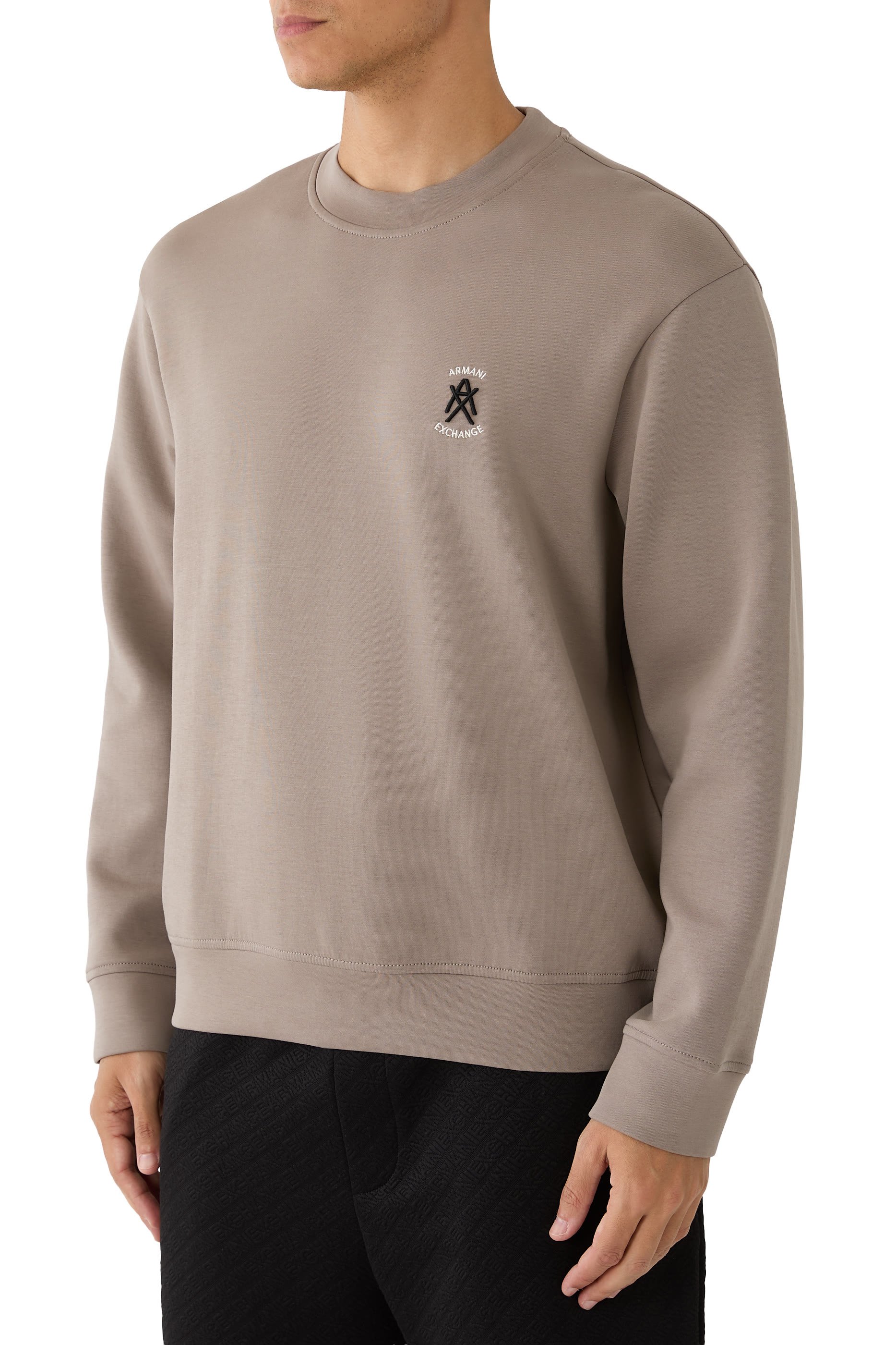 سويت شيرت بشعار حرفي الماركة