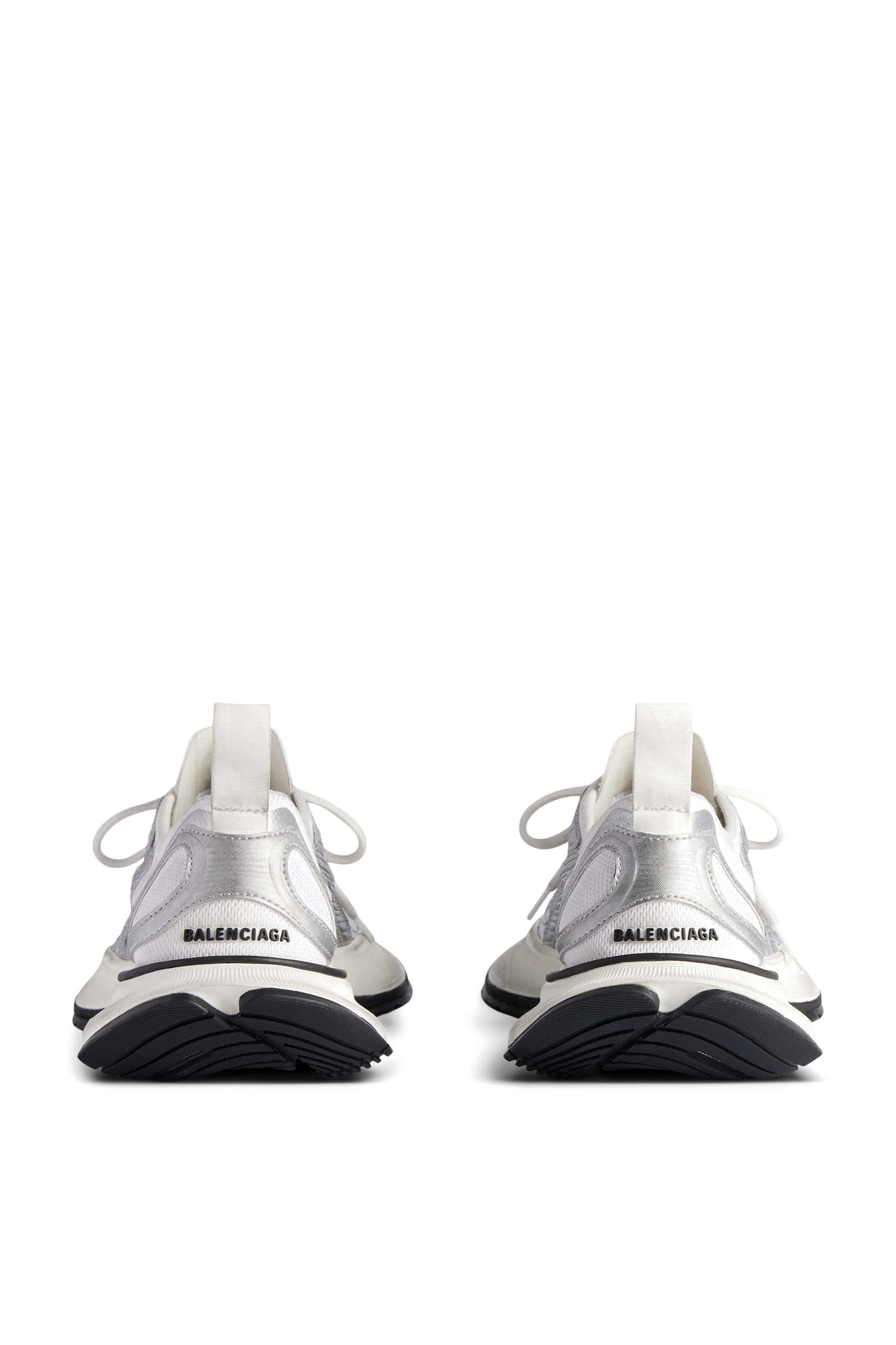 سنيكرز سيركت