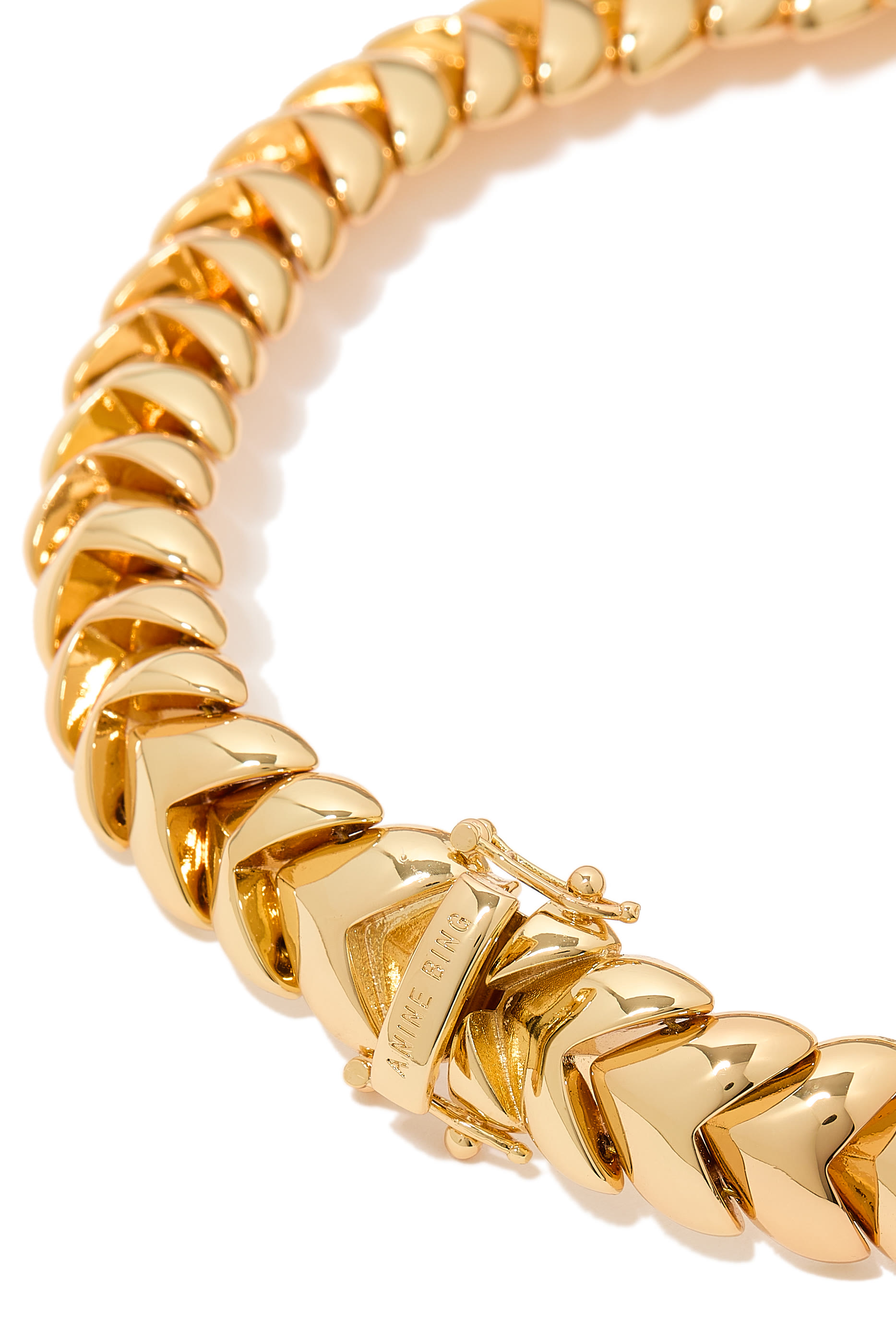 قلادة على شكل قلب متعددة الطبقات