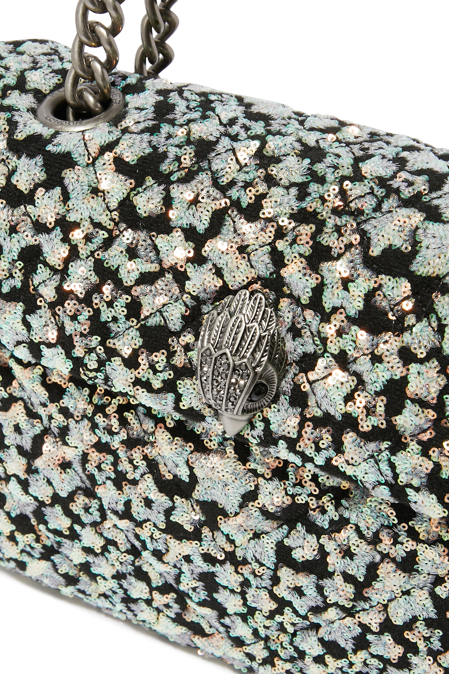 حقيبة كتف كنسينغتون كبيرة مطرزة بترتر على شكل نجوم