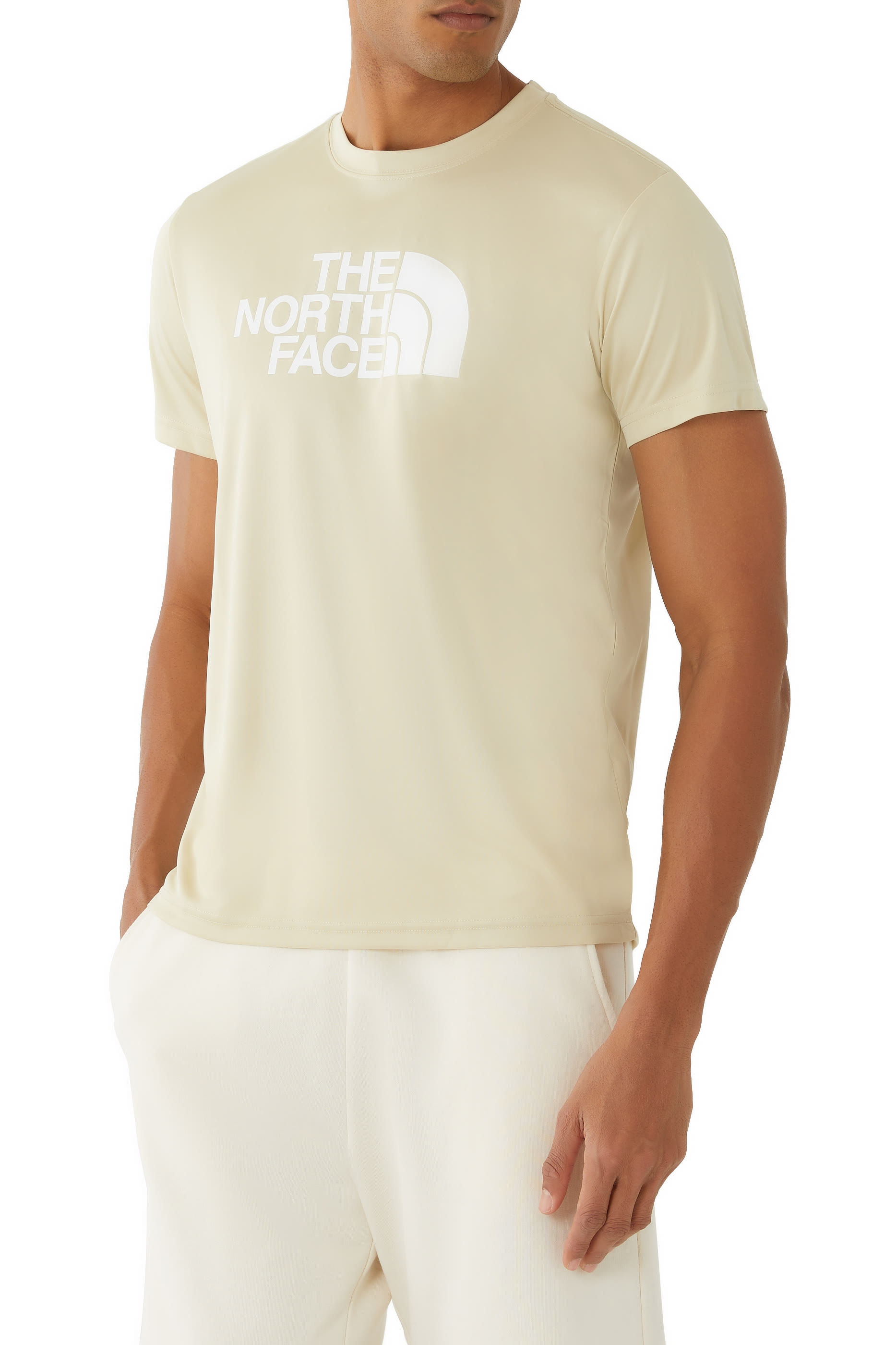 تيشيرت بطبعات شعار الماركة