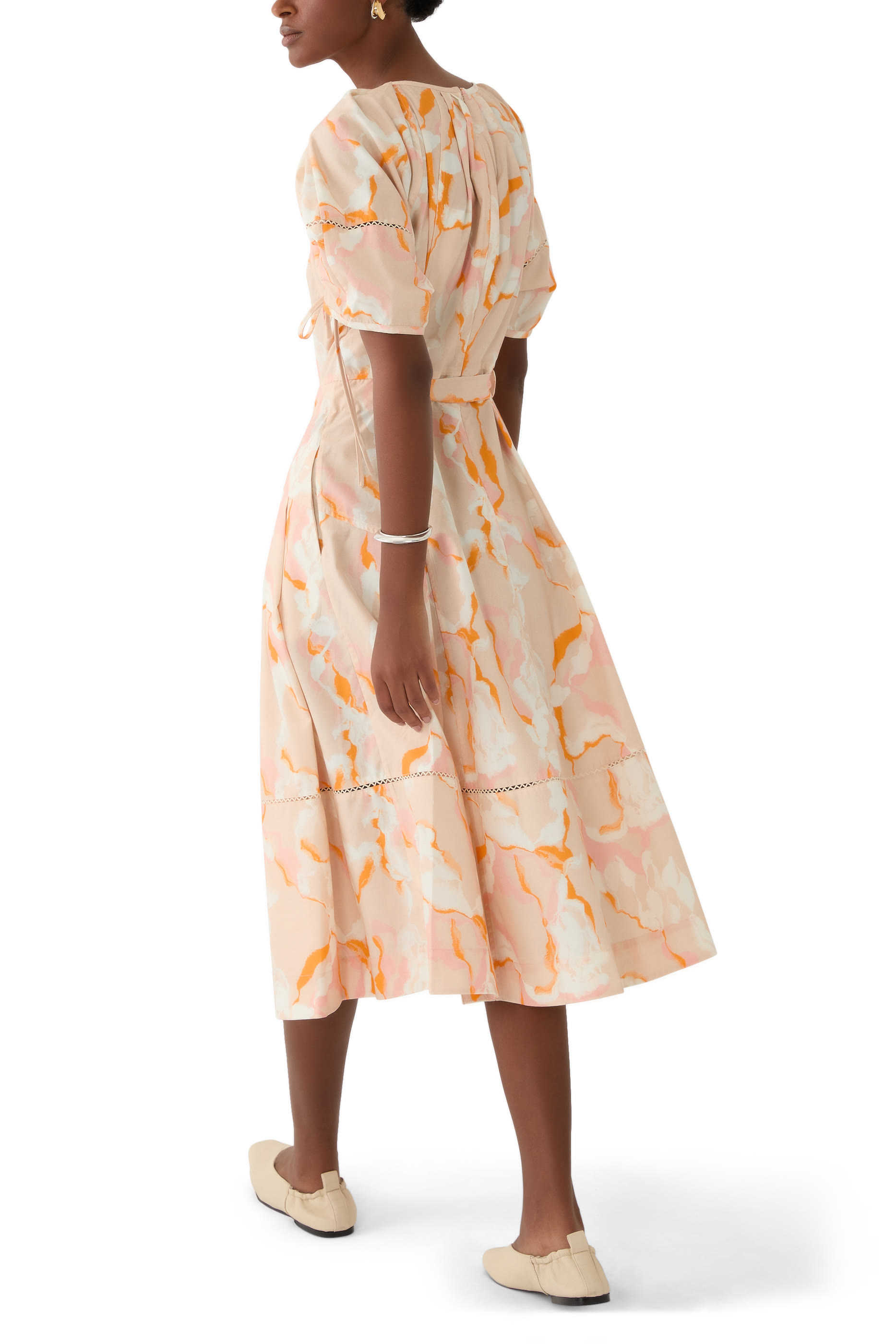 فستان أبستراكت فاينز بأكمام برباط تضييق