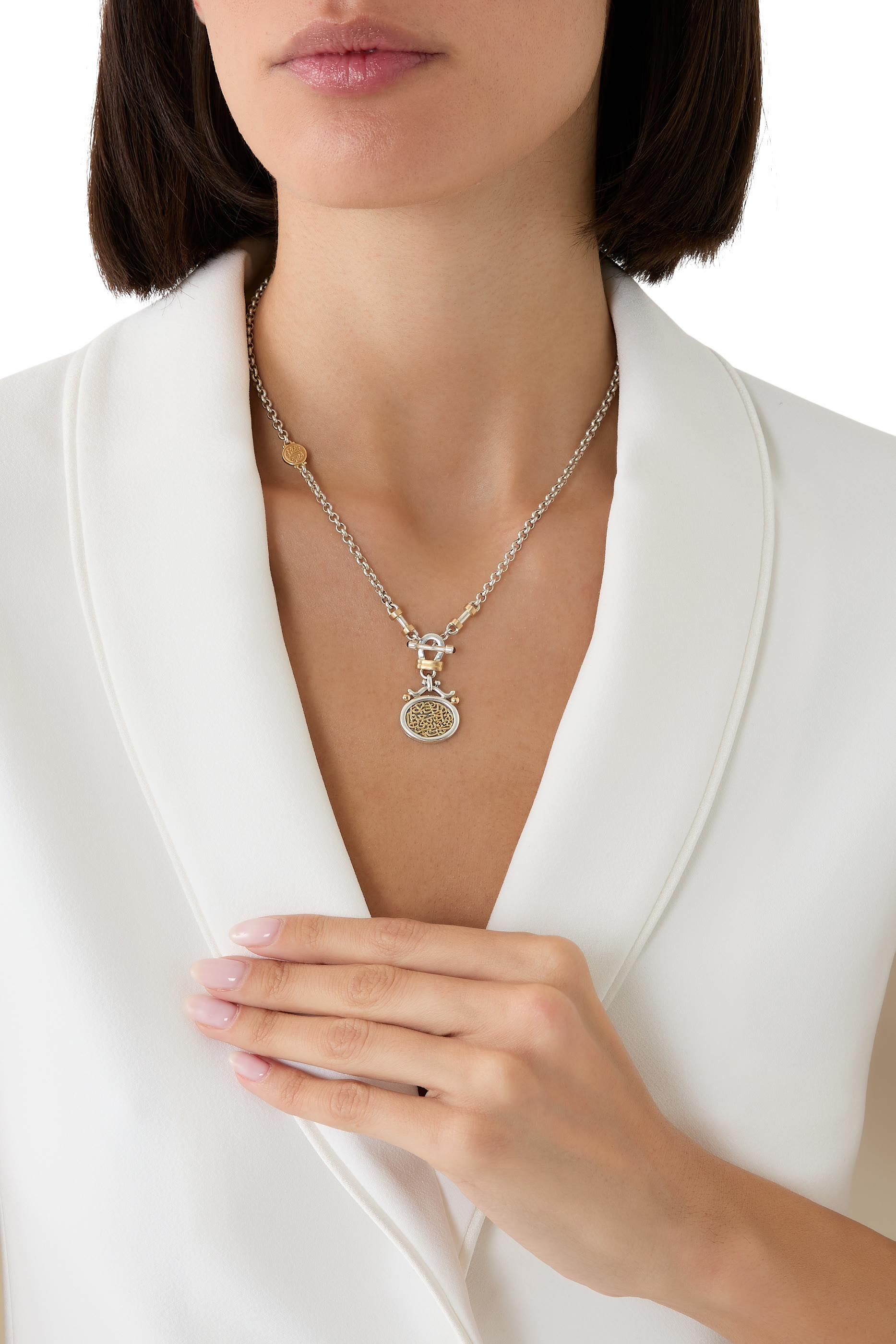 قلادة غارينت لوف بقفل على شكل حرف T