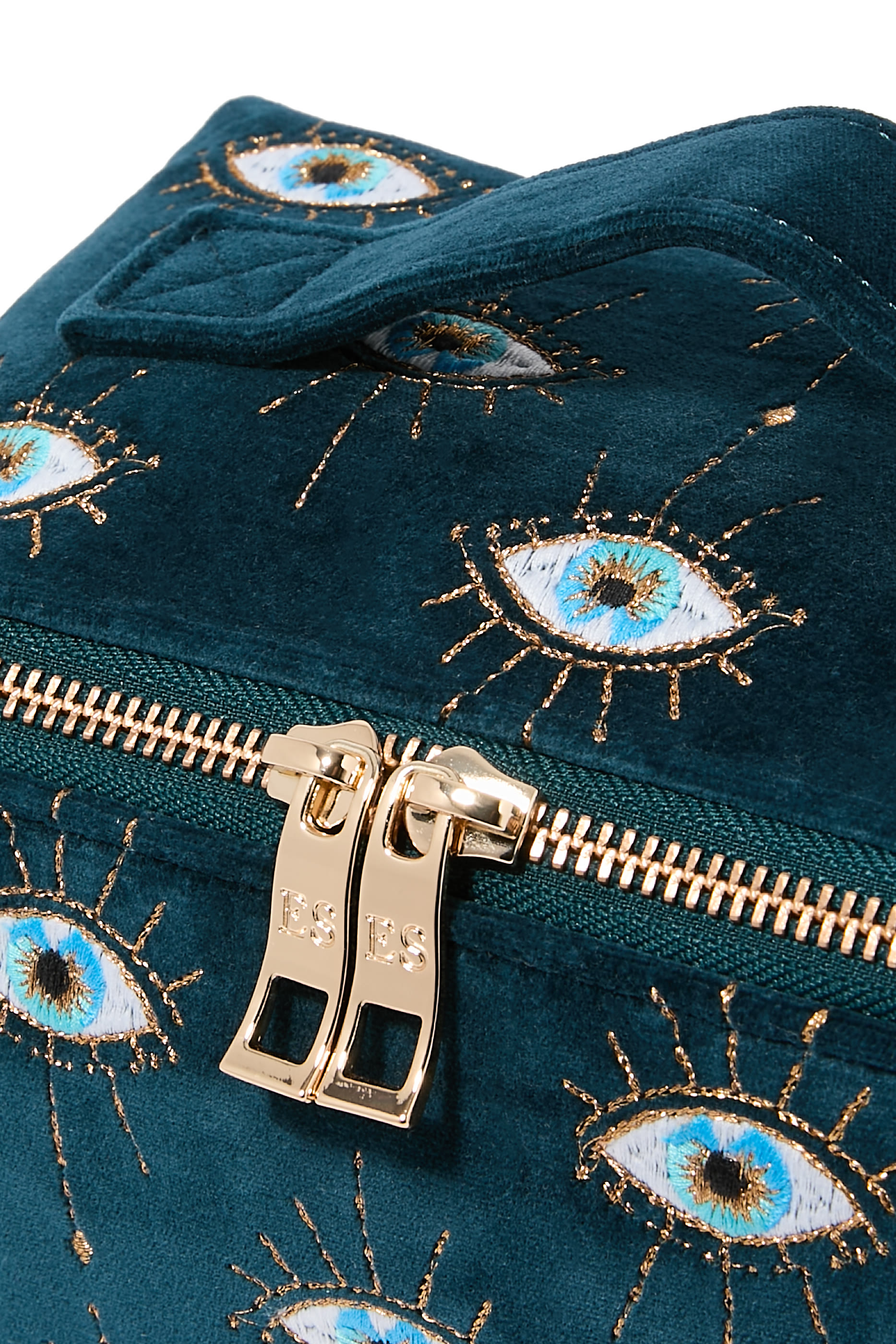 حقيبة مكياج مسطحة مزينة بتطريز عيون ميستيكال