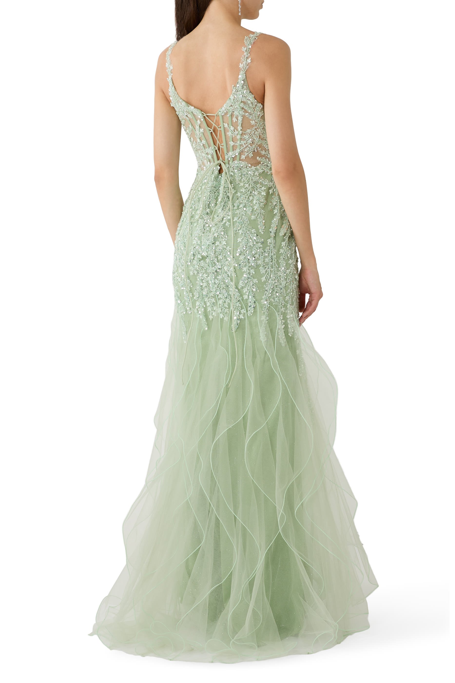 فستان سهرة بخرز وحافة بقصة ذيل حورية بحر