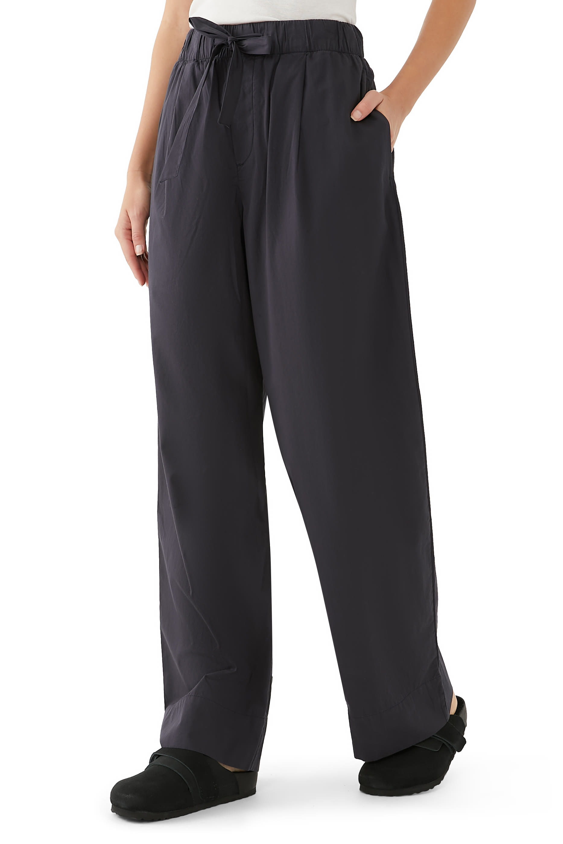 بنطال تكلا &times; بيركنستوك