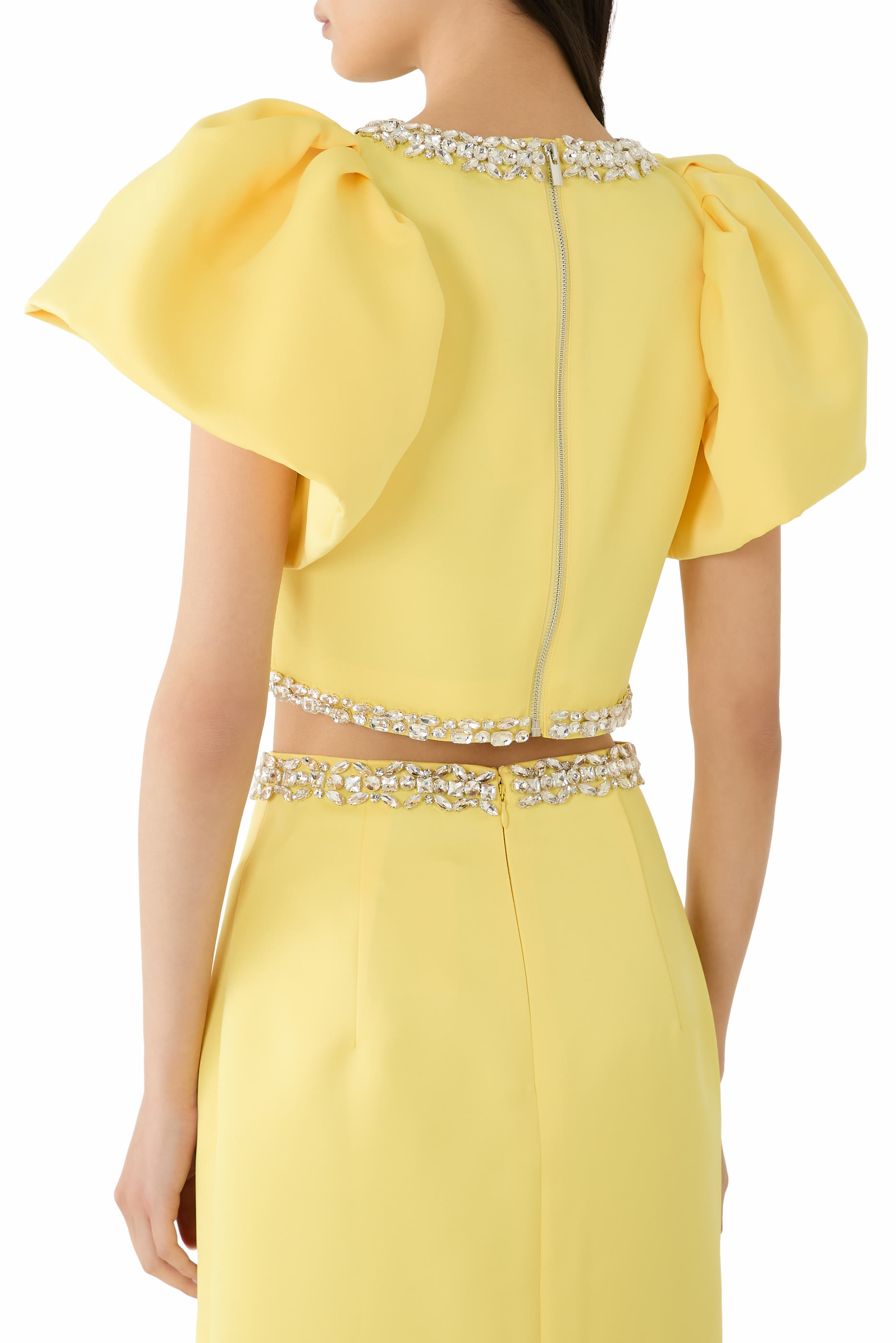 بلوزة لوسيا مطرزة