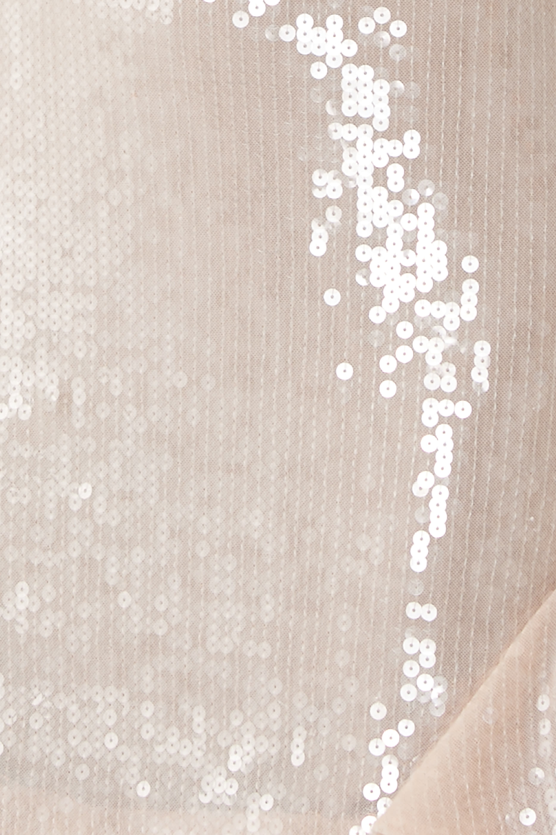 فستان قصير مزين بترتر