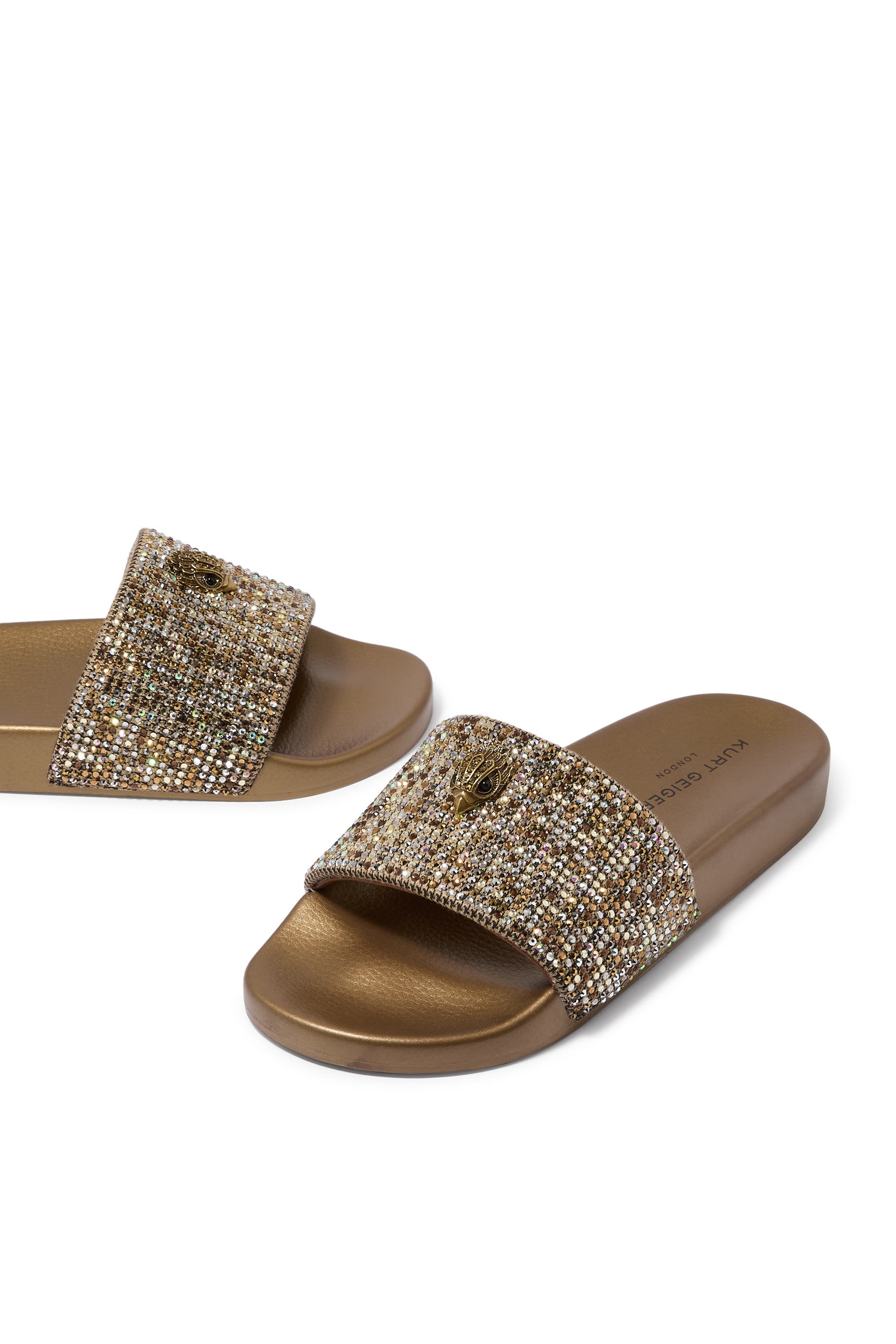 حذاء خفيف مينا مزين بشعار الماركة