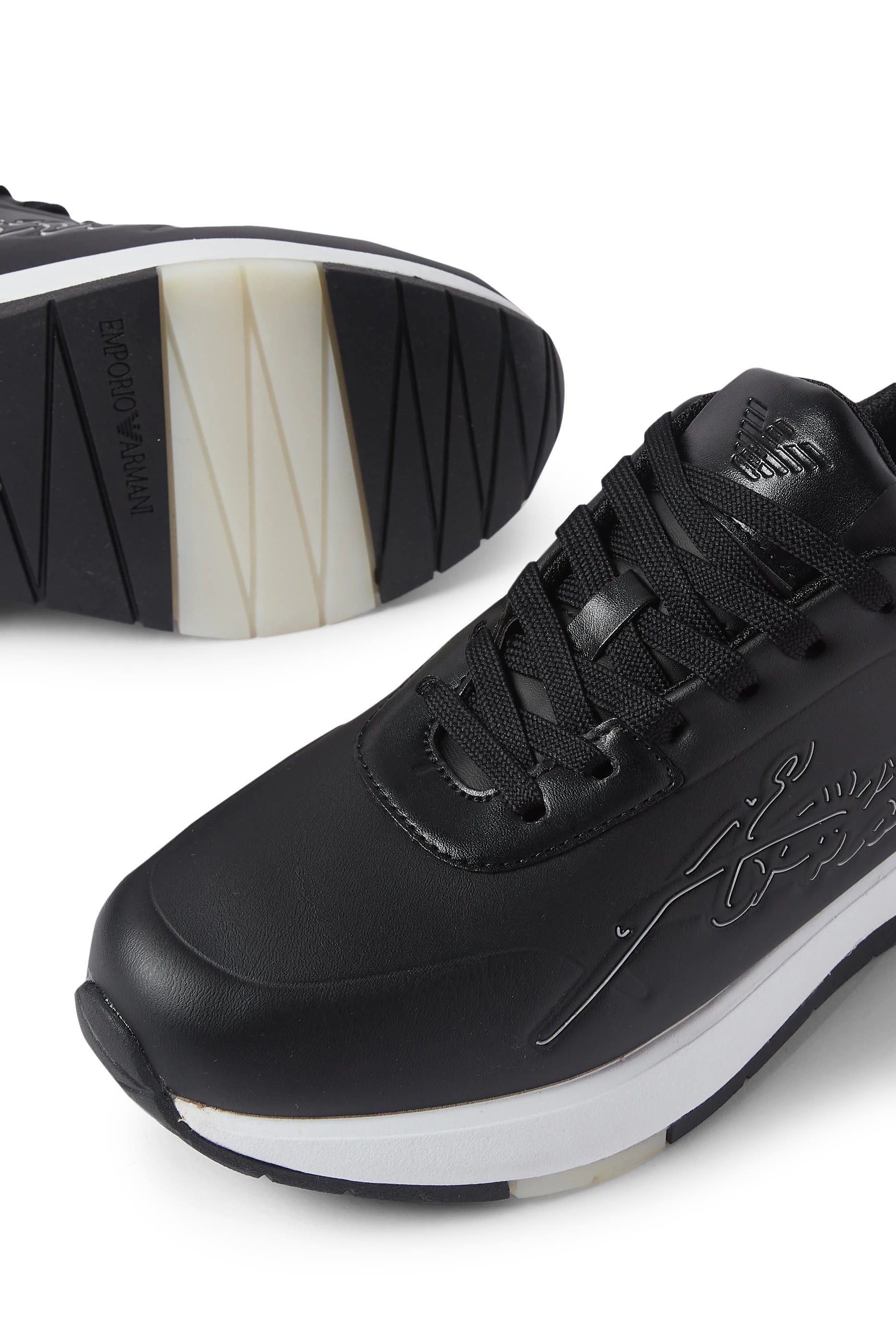 سنيكرز بشعار الماركة