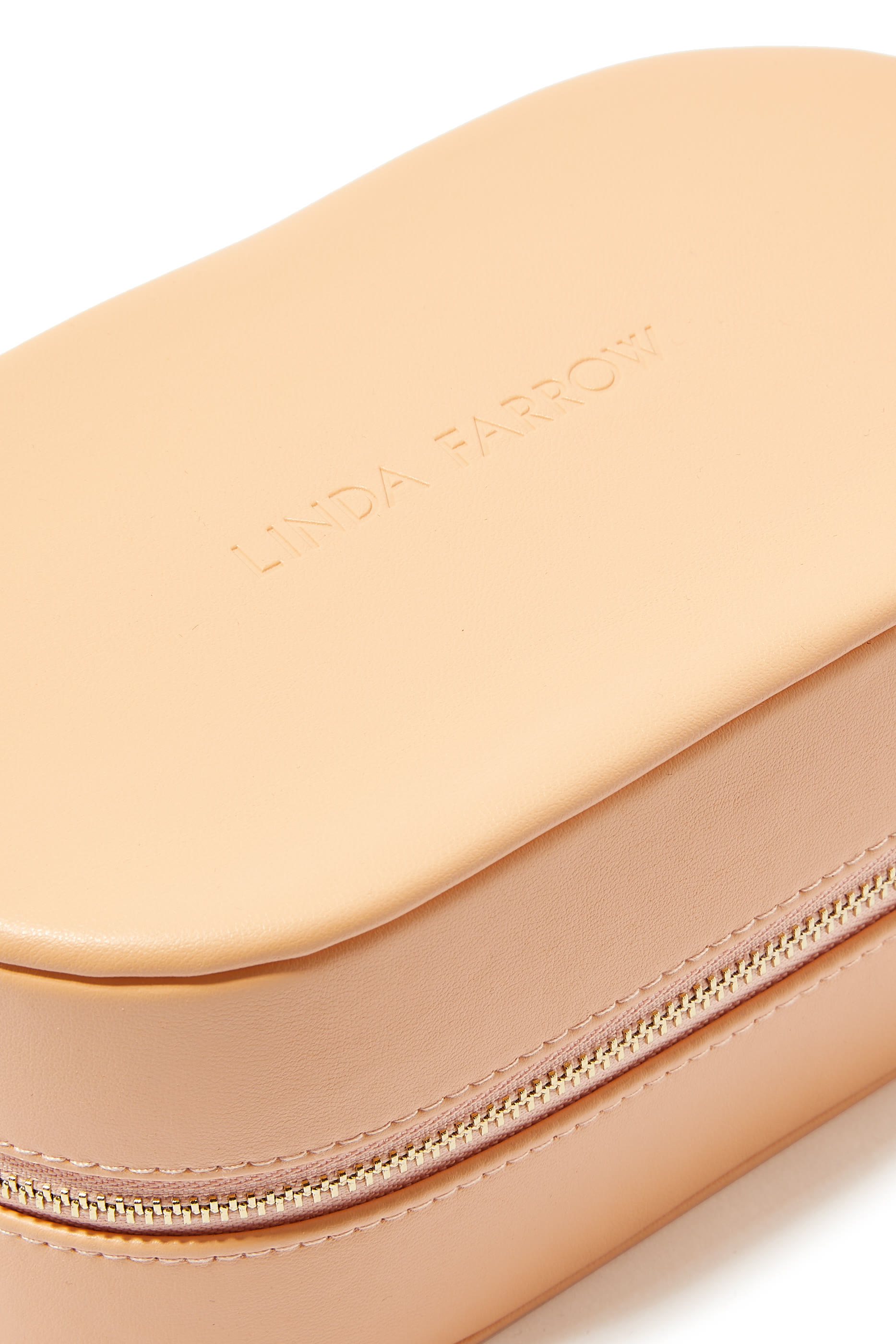 حافظة سفر بتصميم بيضاوي