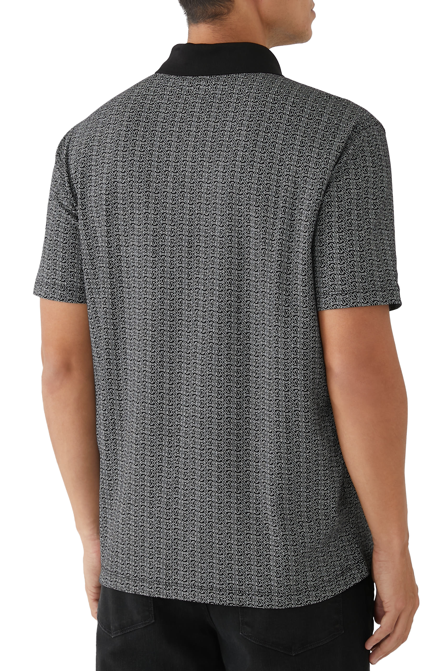 قميص بولو بأكمام قصيرة