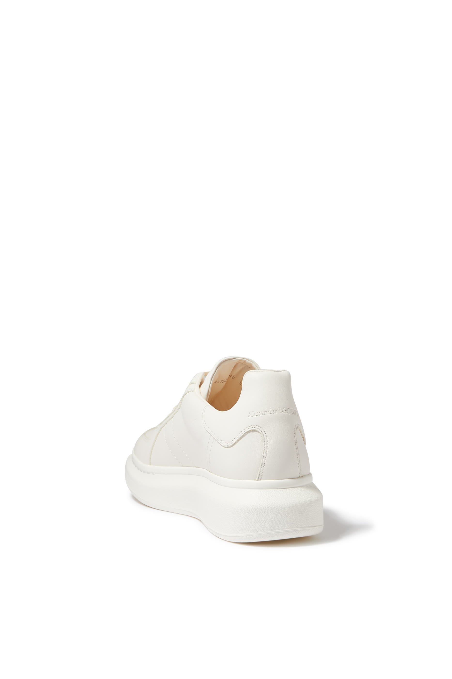 سنيكرز ريترو بنعل سميك