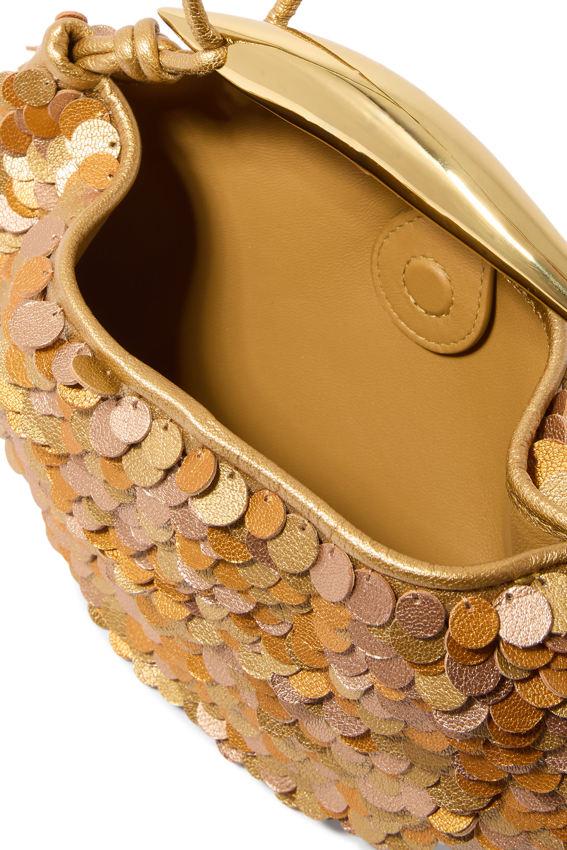 حقيبة ساردين صغيرة