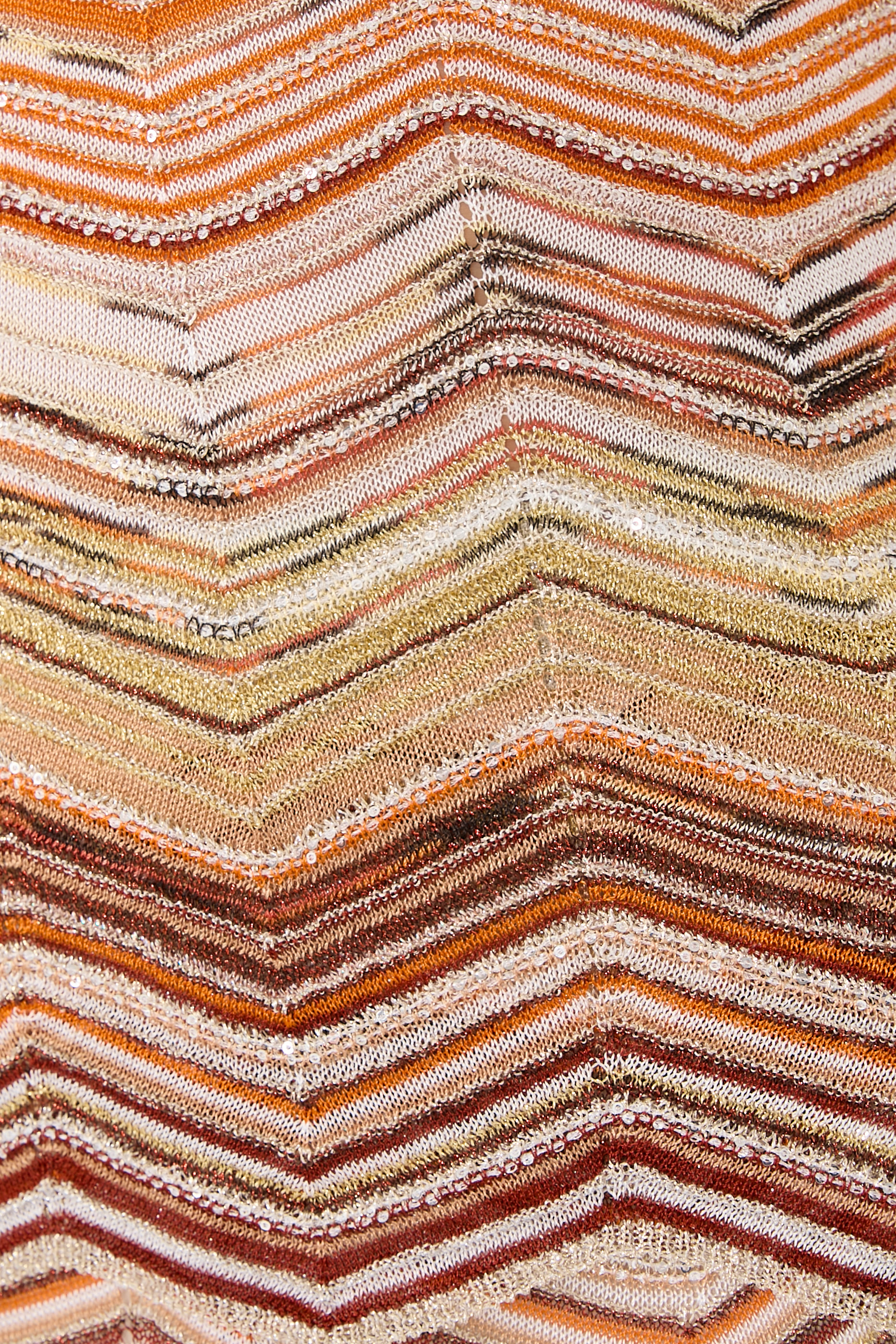 بلوزة بلا أكمام بنمط شيفرون مزينة بترتر لاميه