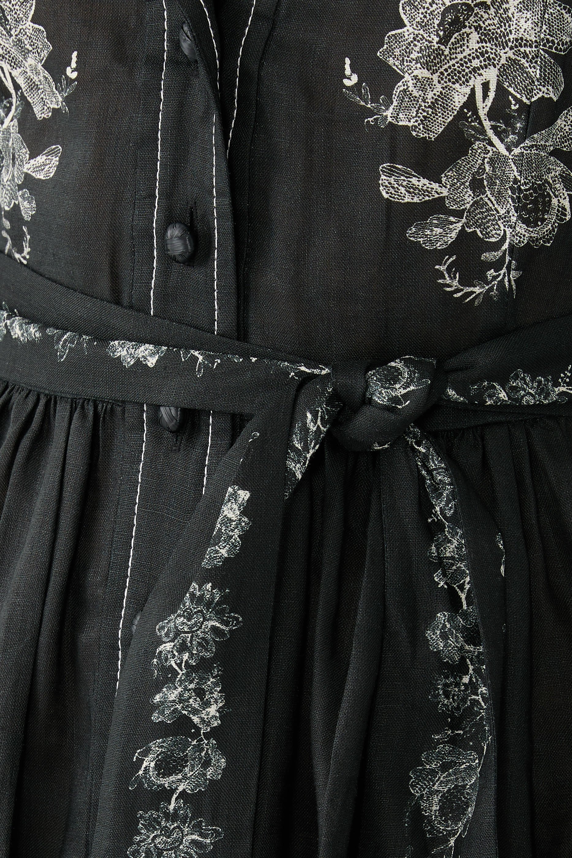 فستان متوسط الطول بنمط قميص