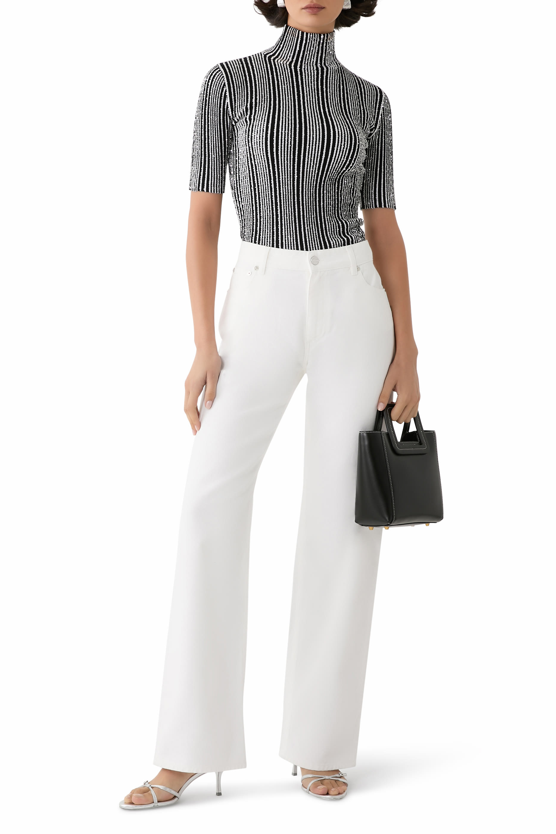 بنطال بقصة ساق واسعة