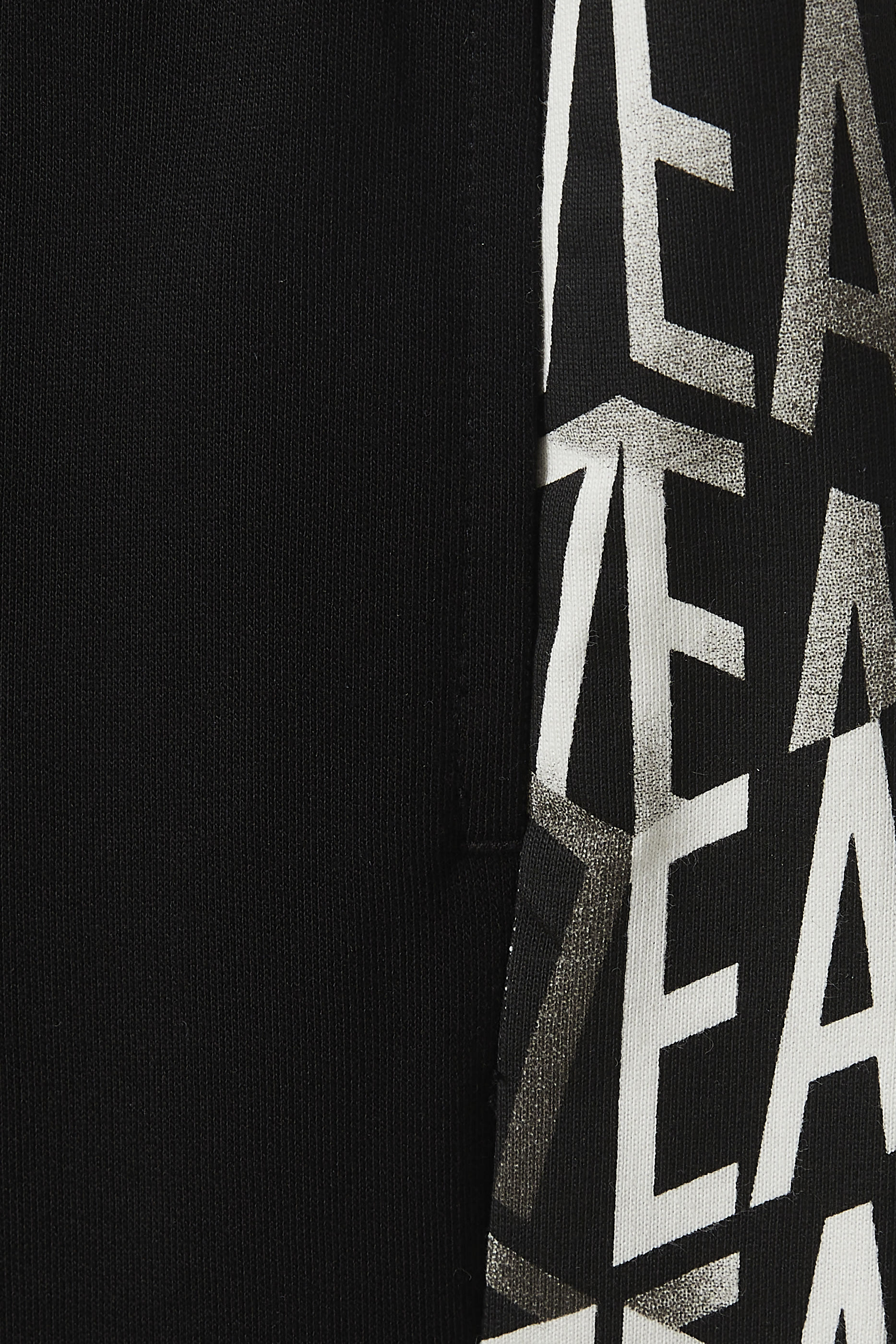 بنطال رياضي بطبعة شعار الماركة