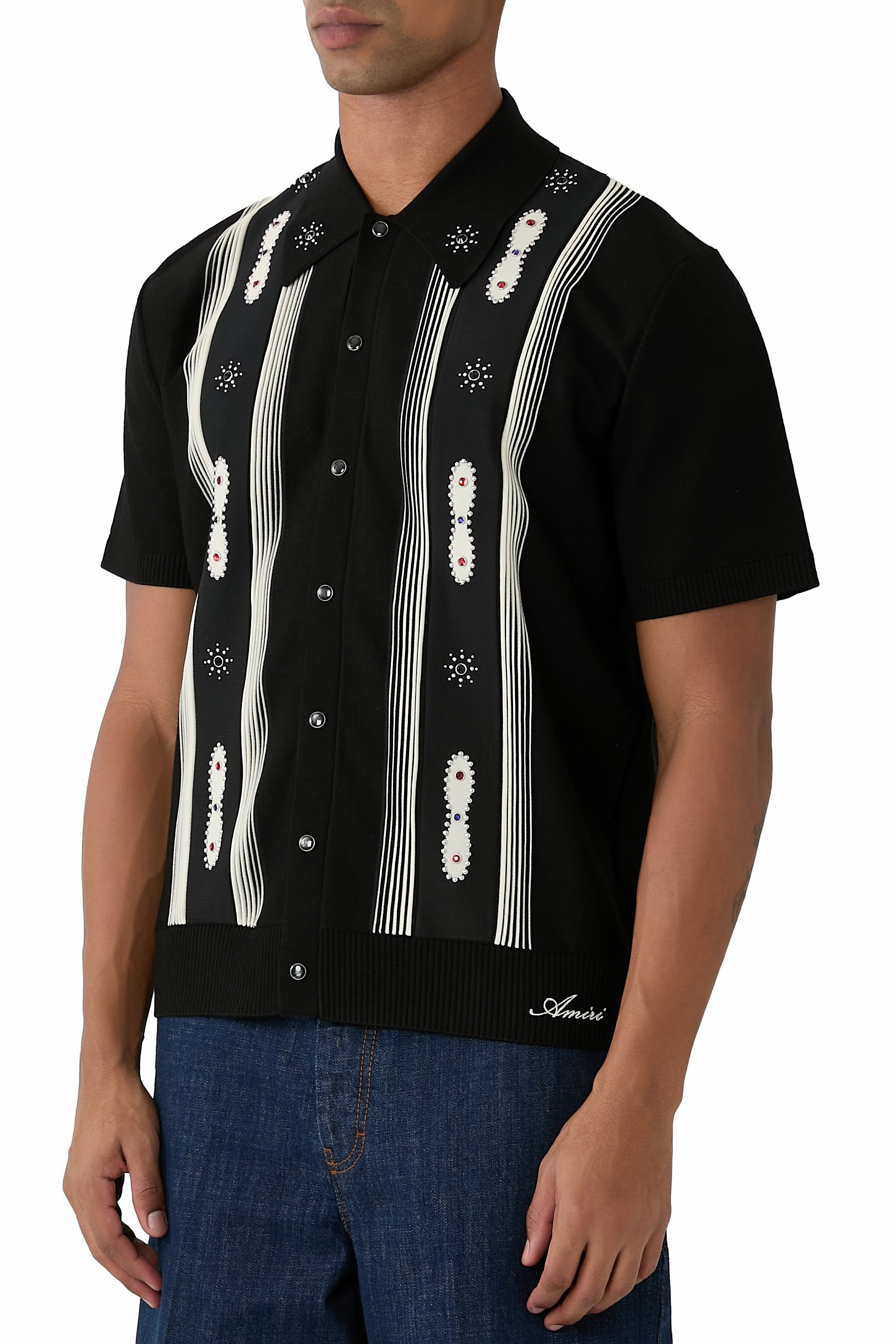 قميص مخطط مزين بأحجار