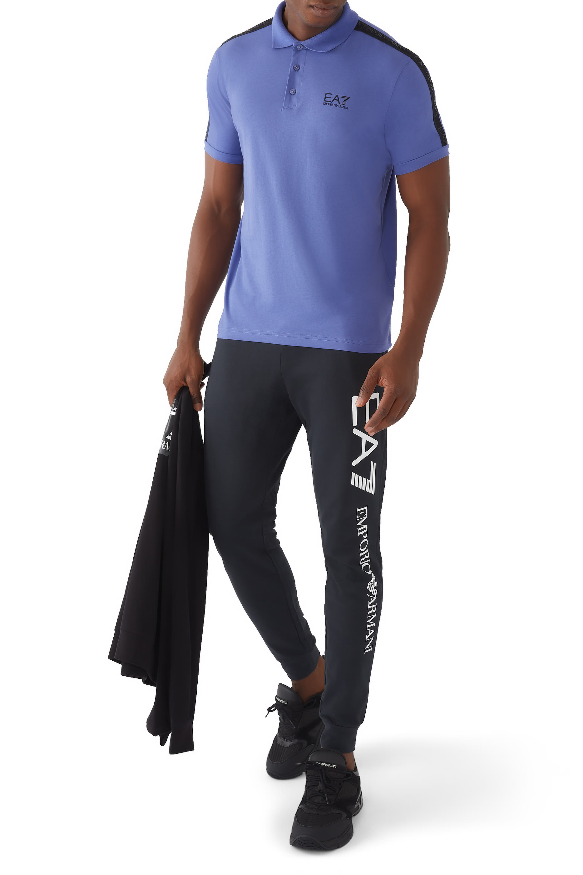 قميص بولو رياضي بشريط شعار الماركة