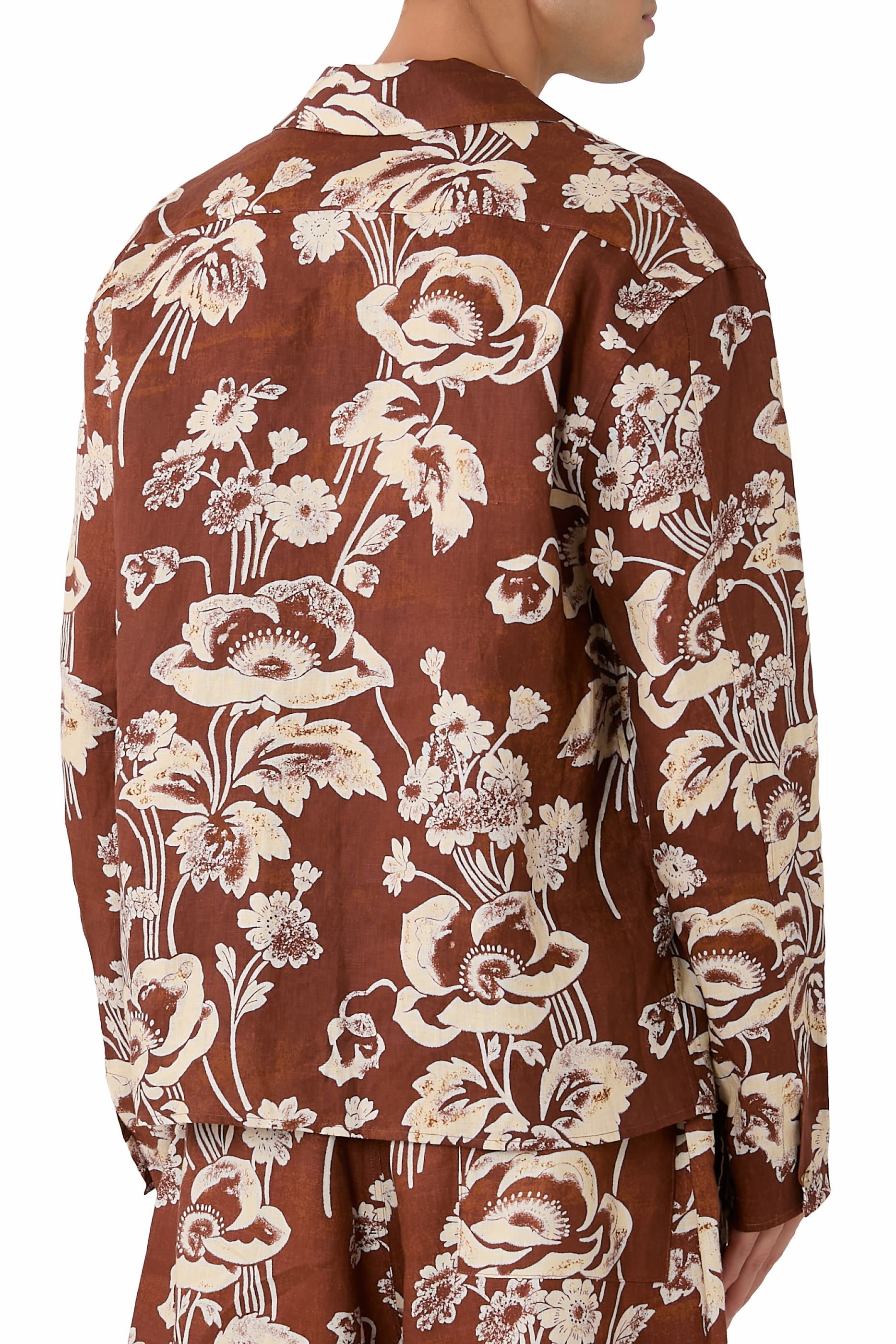 قميص بنقشة فاوانيا ورباط أمامي