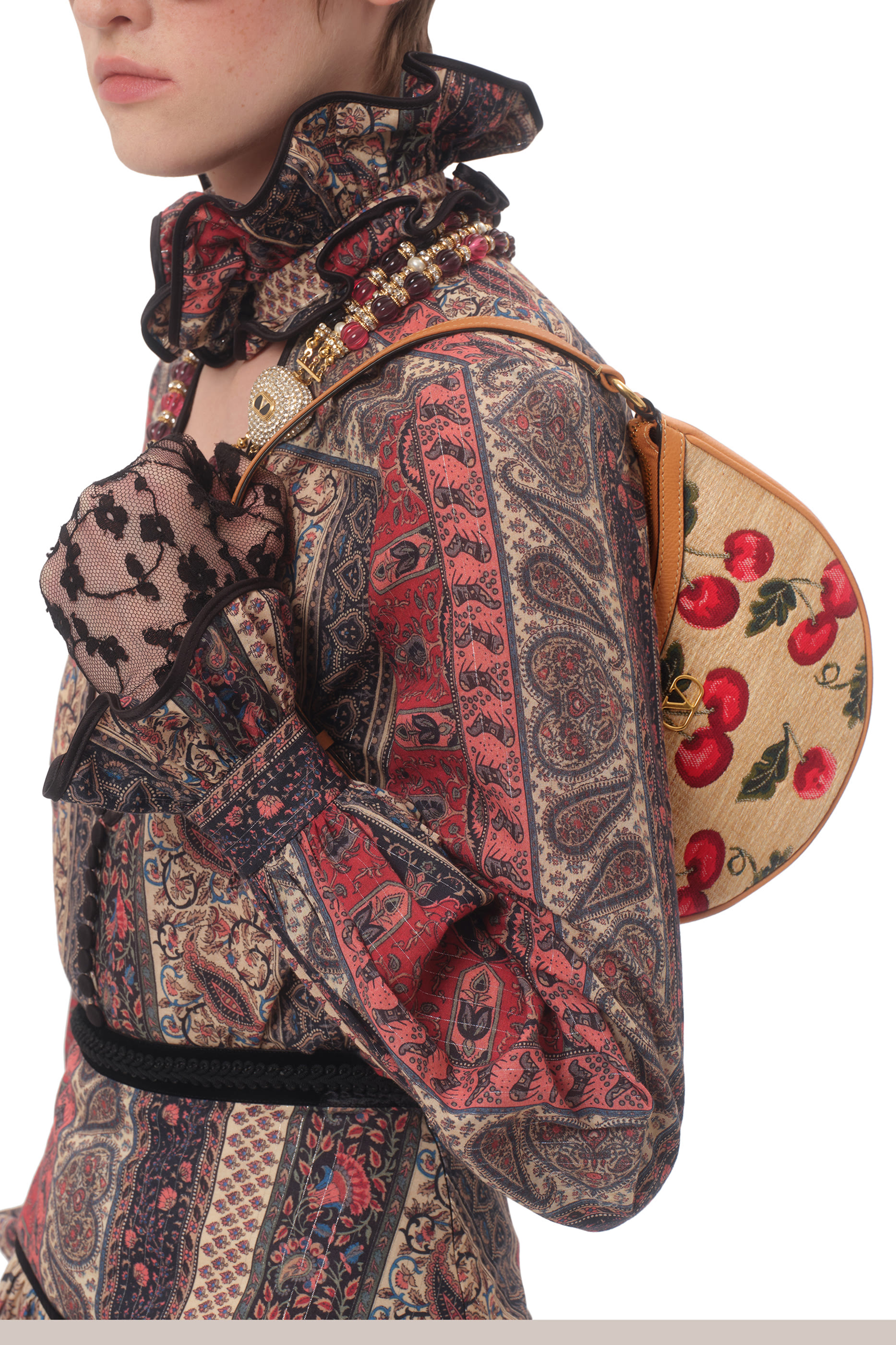 حقيبة هوبو صغيرة بشعار الماركة