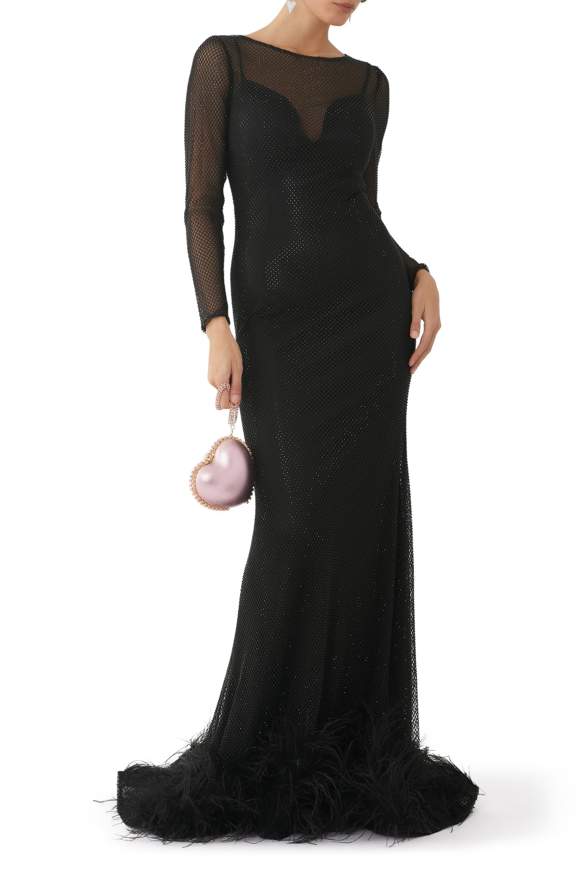 فستان سهرة بحافة مزينة بالريش قماش شبكي