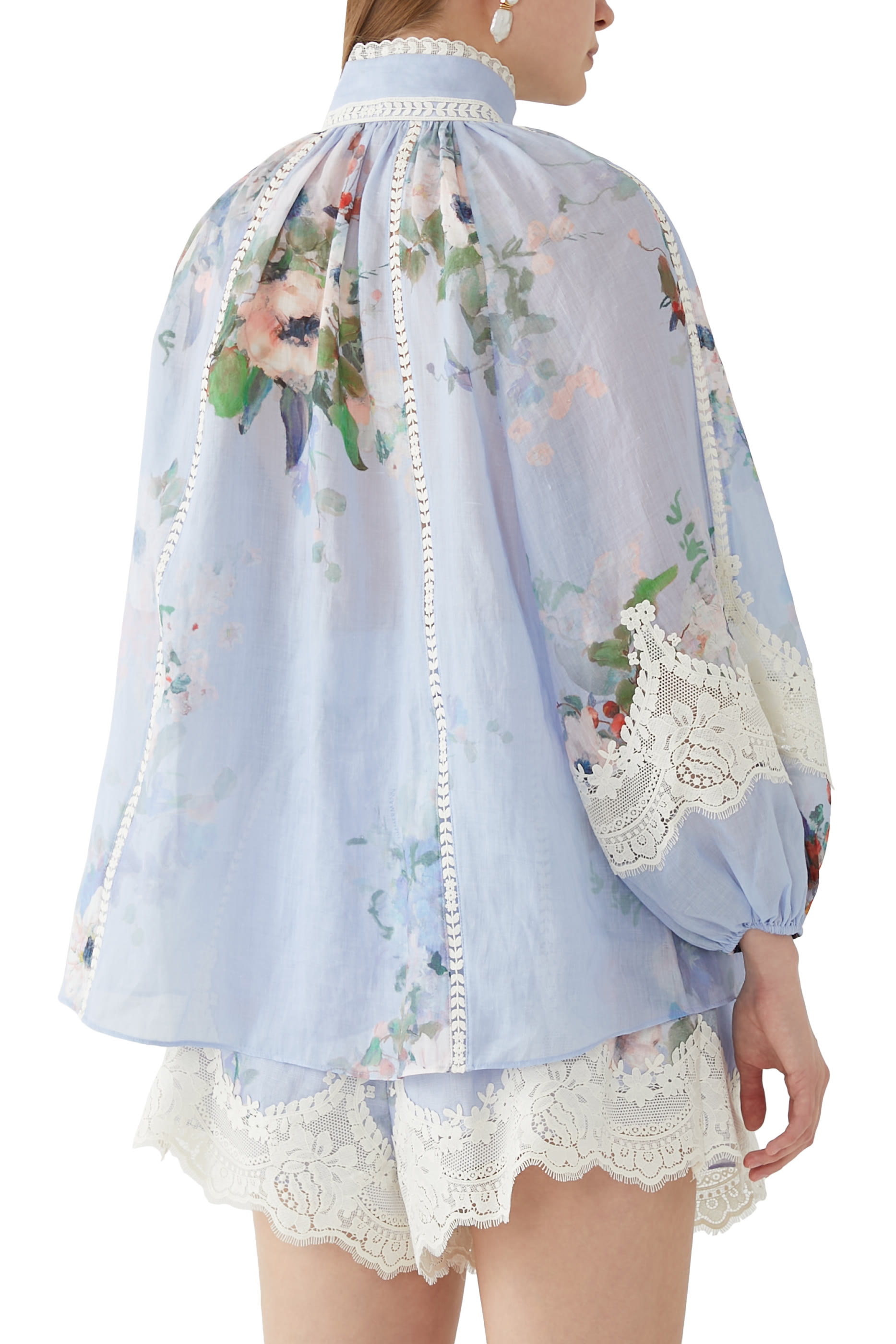 بلوزة ايفرلي بحواف دانتيل