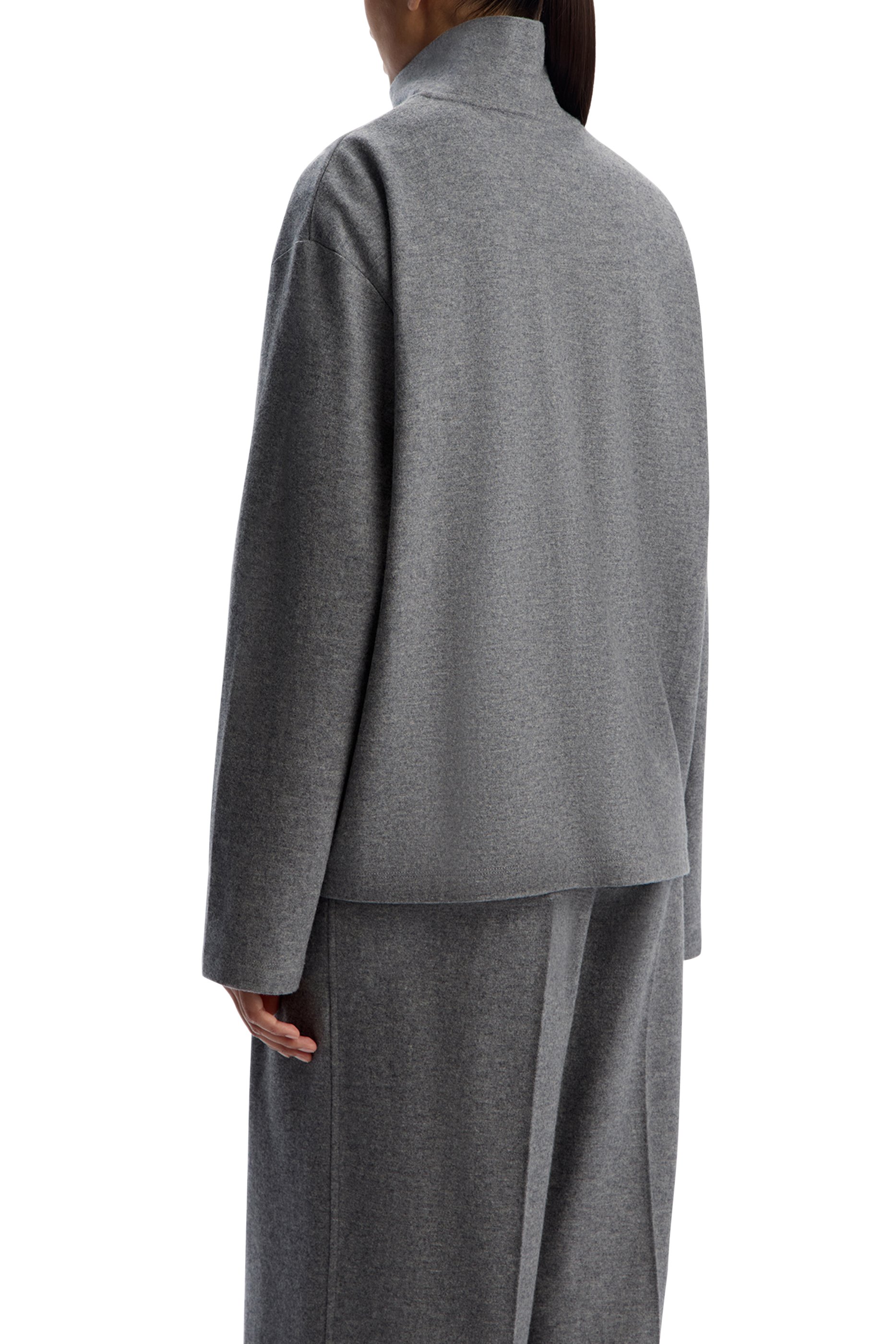 سويت شيرت صوف ونايلون