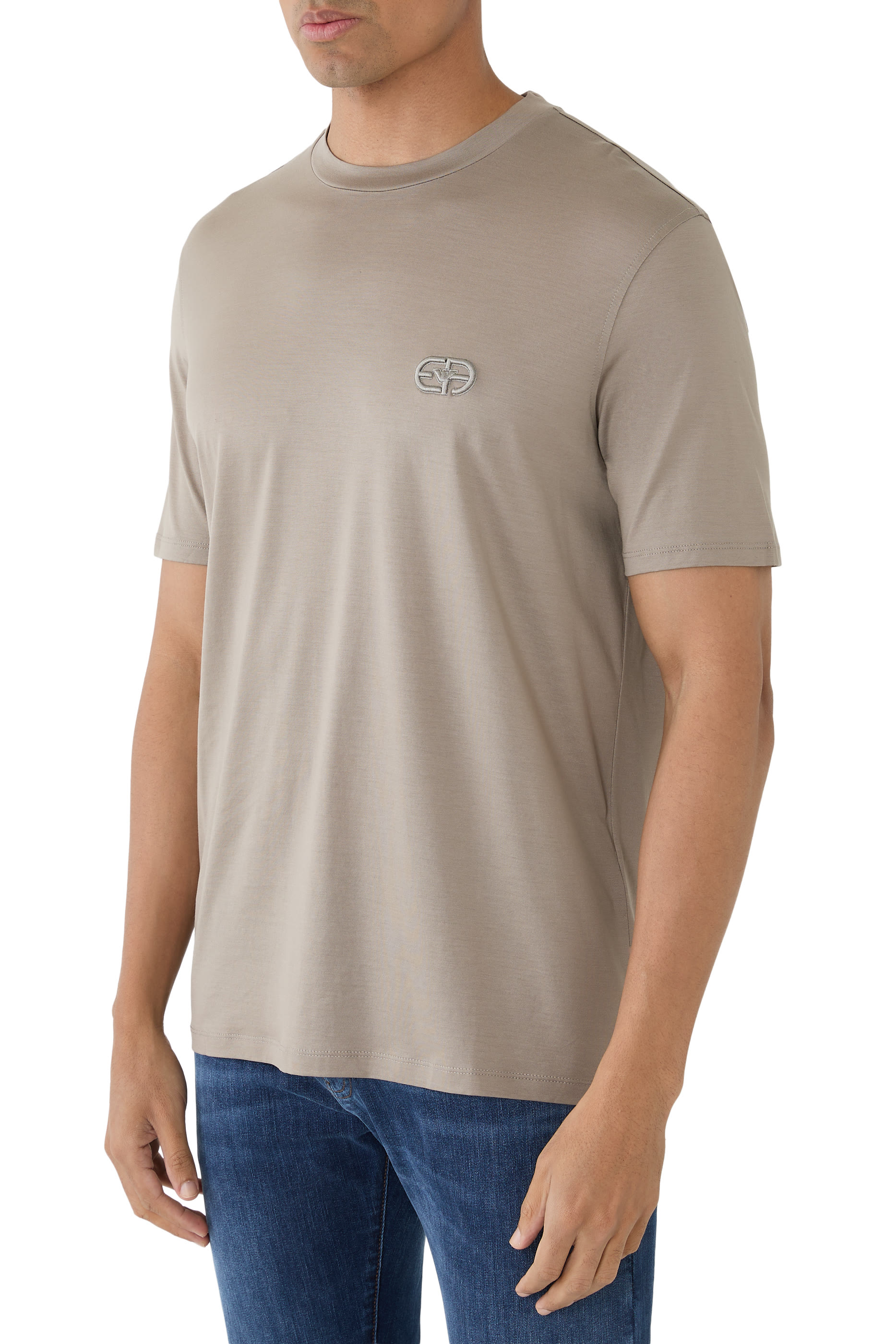 تيشيرت بشعار رأس النسر