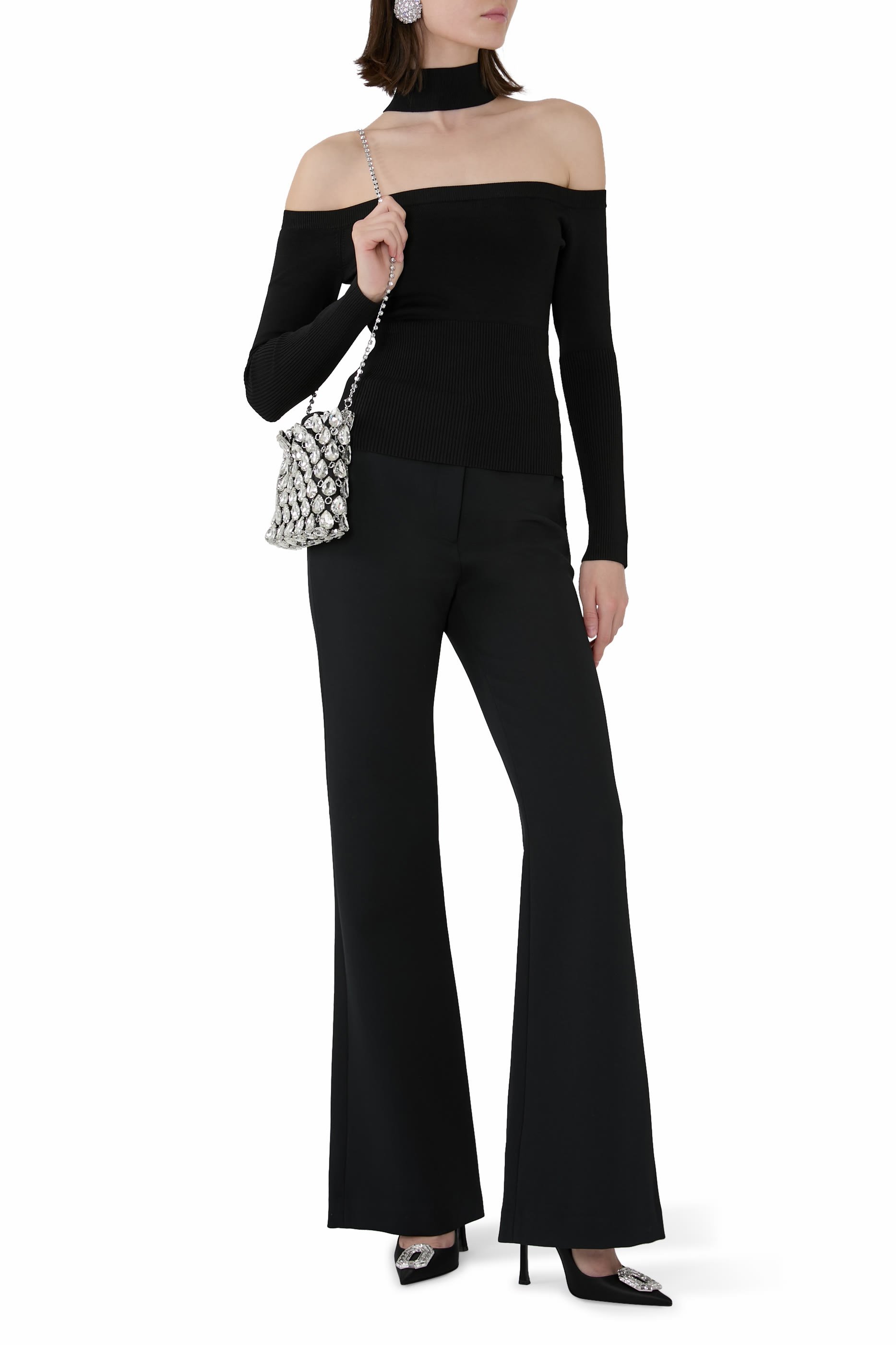 بلوزة ليلا بأكتاف مكشوفة