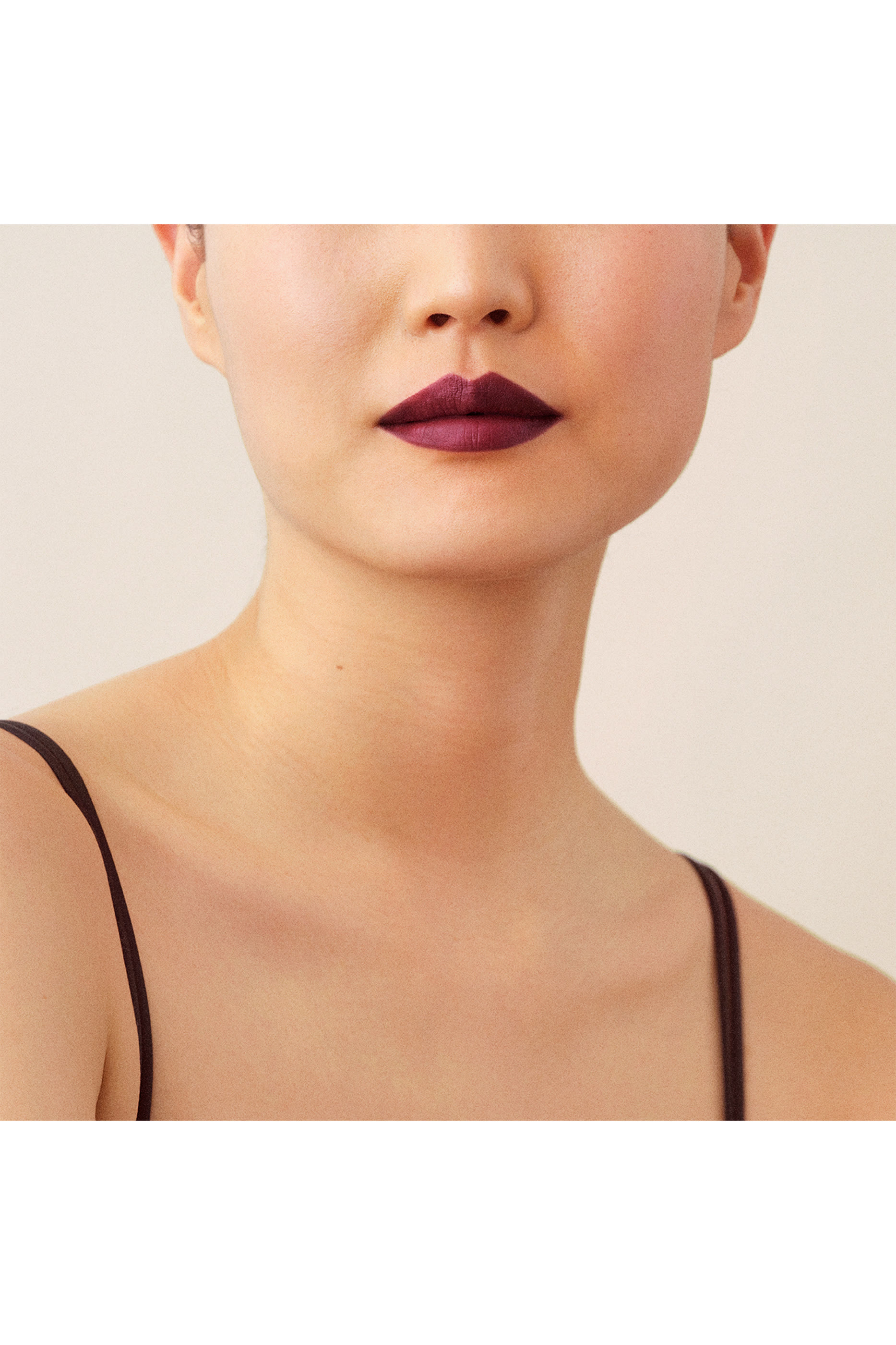 أحمر شفاه حريري غير لامع