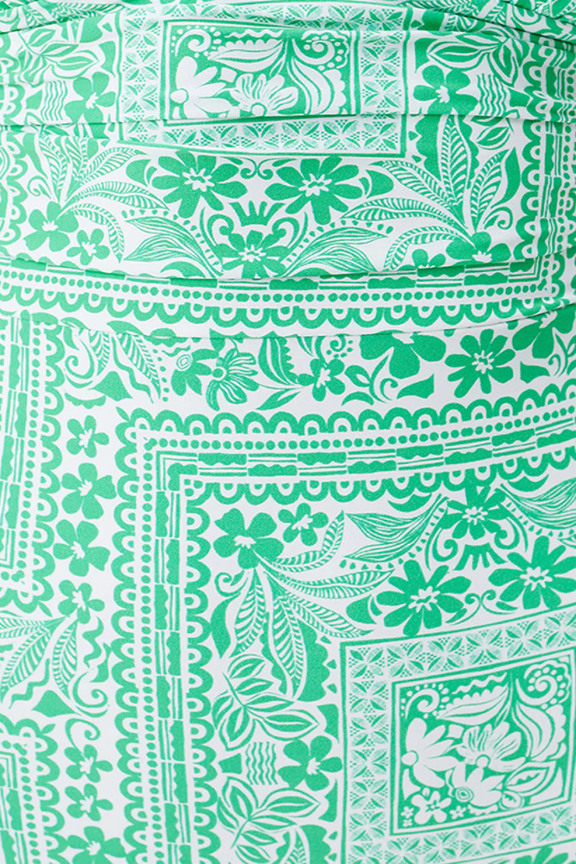 بدلة سباحة باناريا