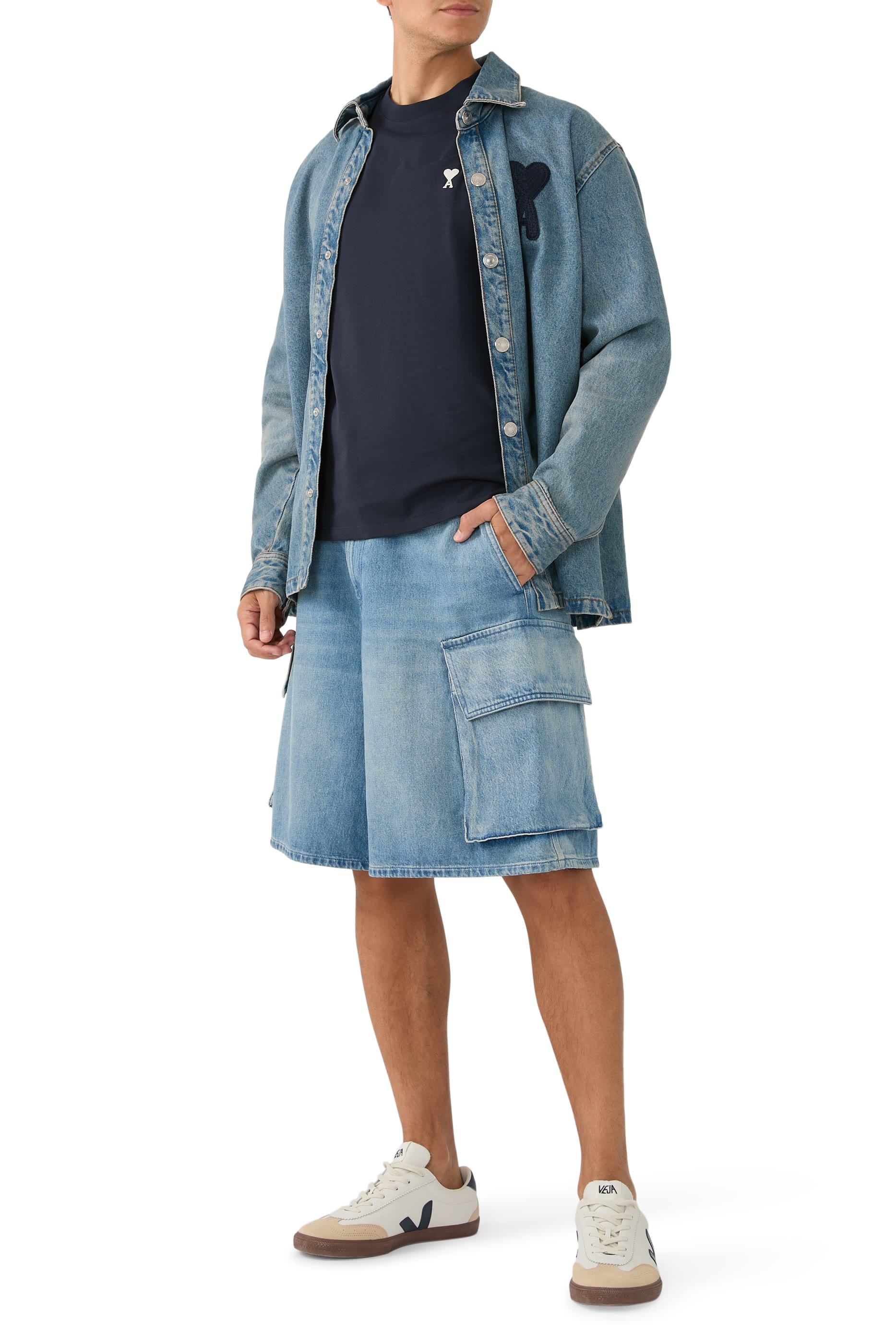 تيشيرت بشعار الماركة