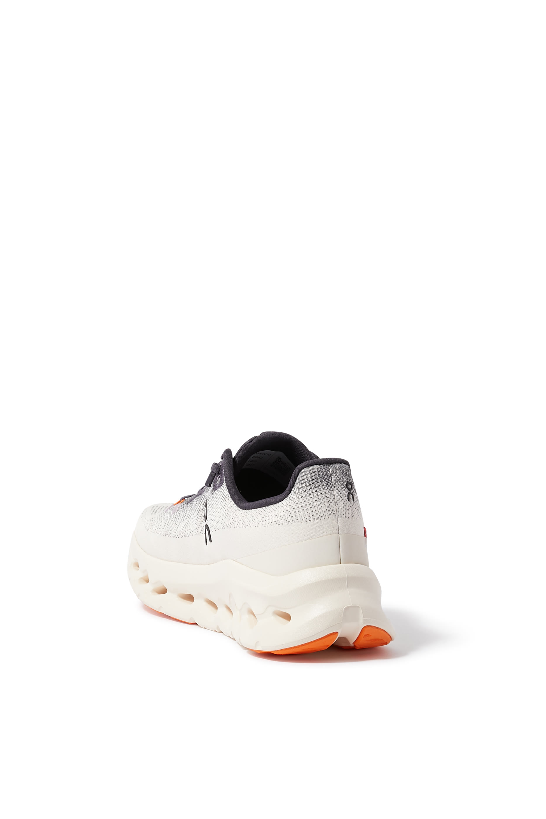 سنيكرز كلاودتيلت للجري للنساء